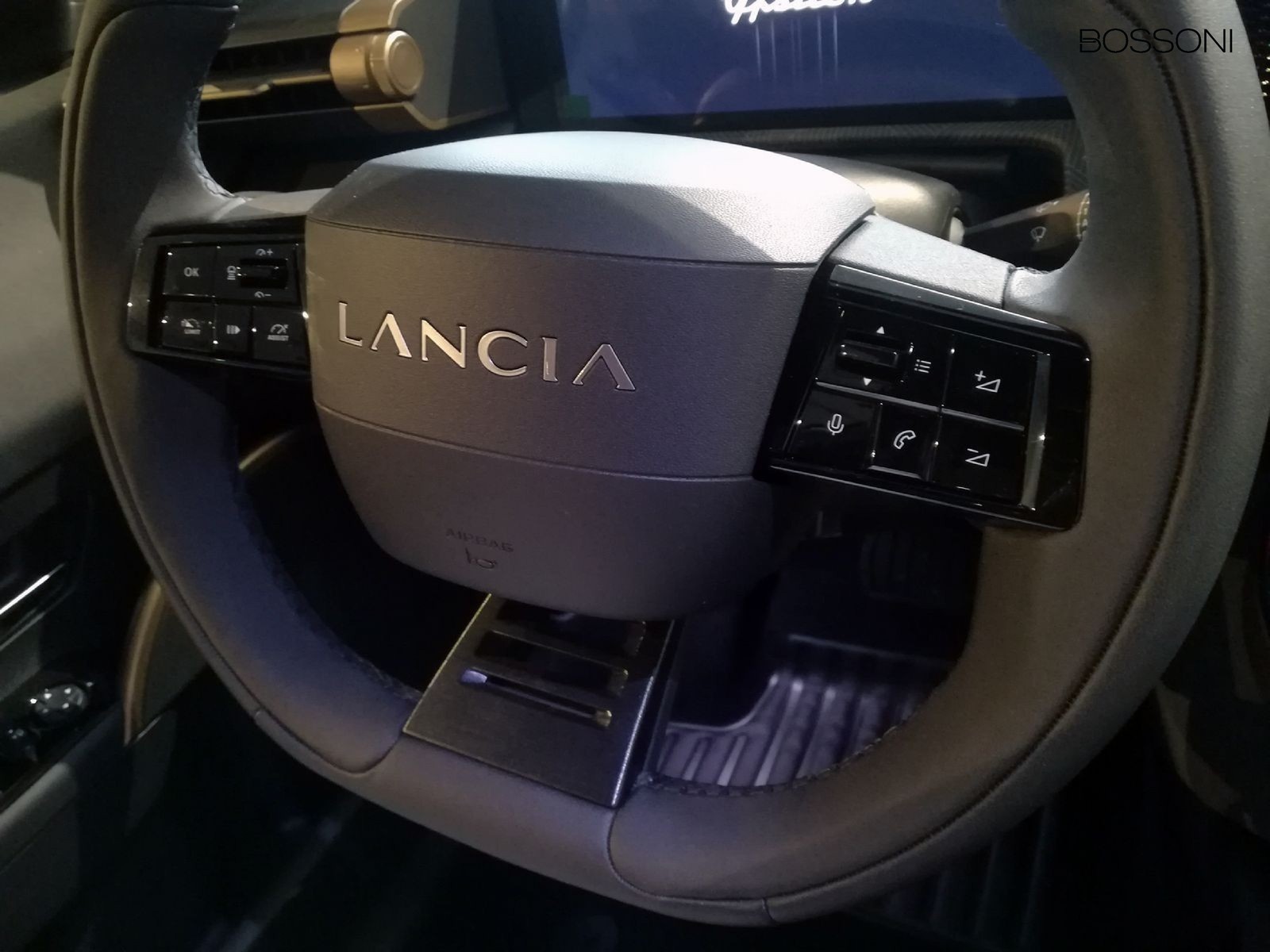 20 - Lancia Ypsilon 51kwh lx