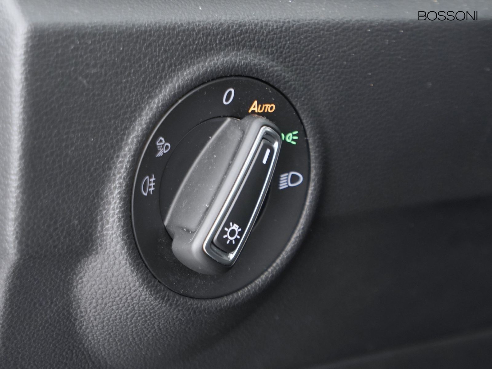 16 - Volkswagen T-Roc 2.0 tdi scr 150cv style dsg