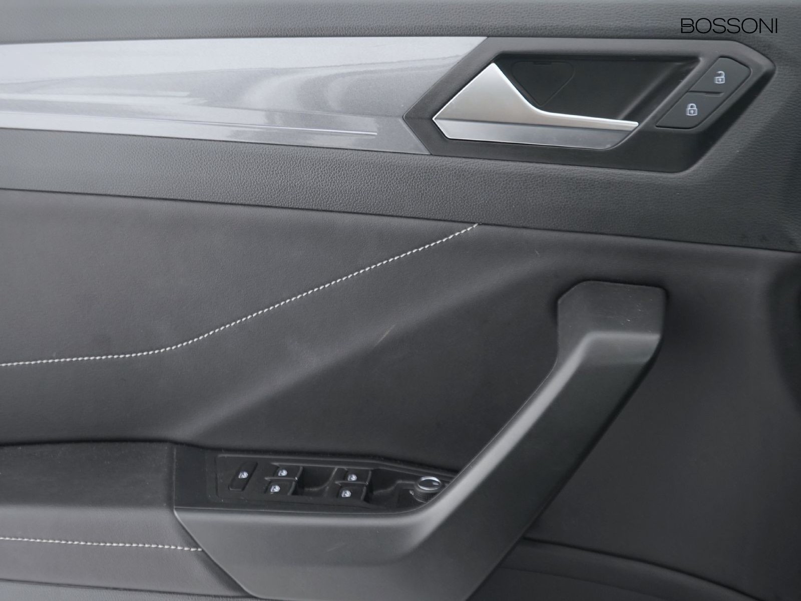 17 - Volkswagen T-Roc 2.0 tdi scr 150cv style dsg