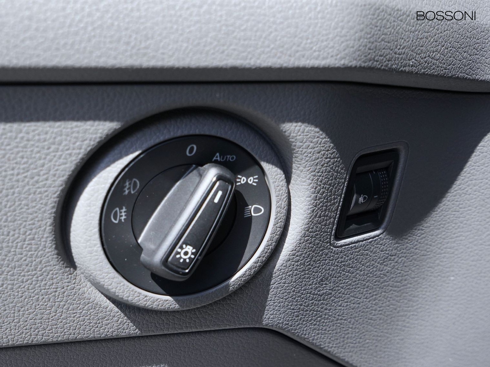 16 - Volkswagen VIC Crafter 30 2.0 tdi 140cv l3h3 business