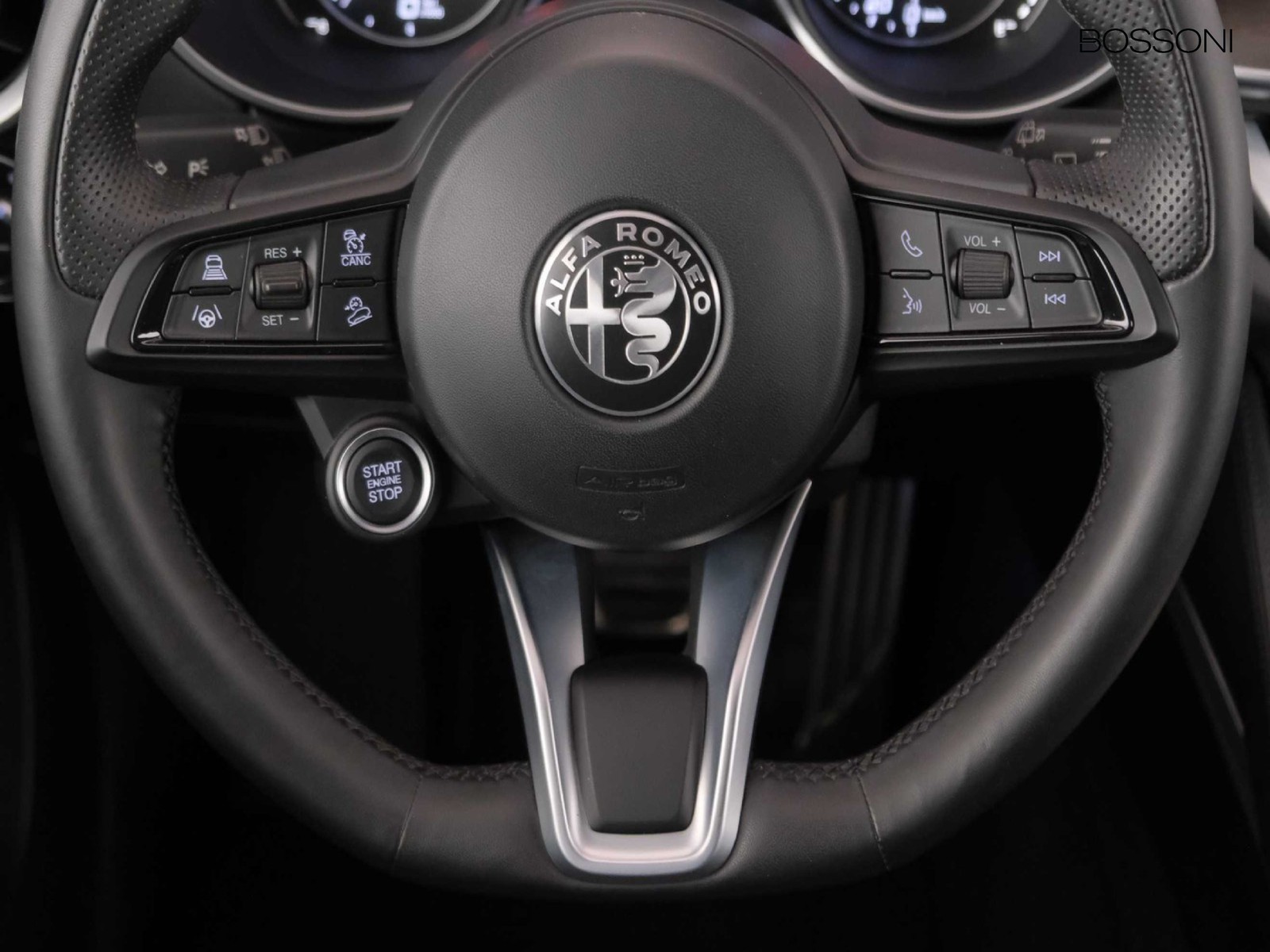 15 - Alfa Romeo Stelvio 2.2 turbo 210cv ti q4 at8