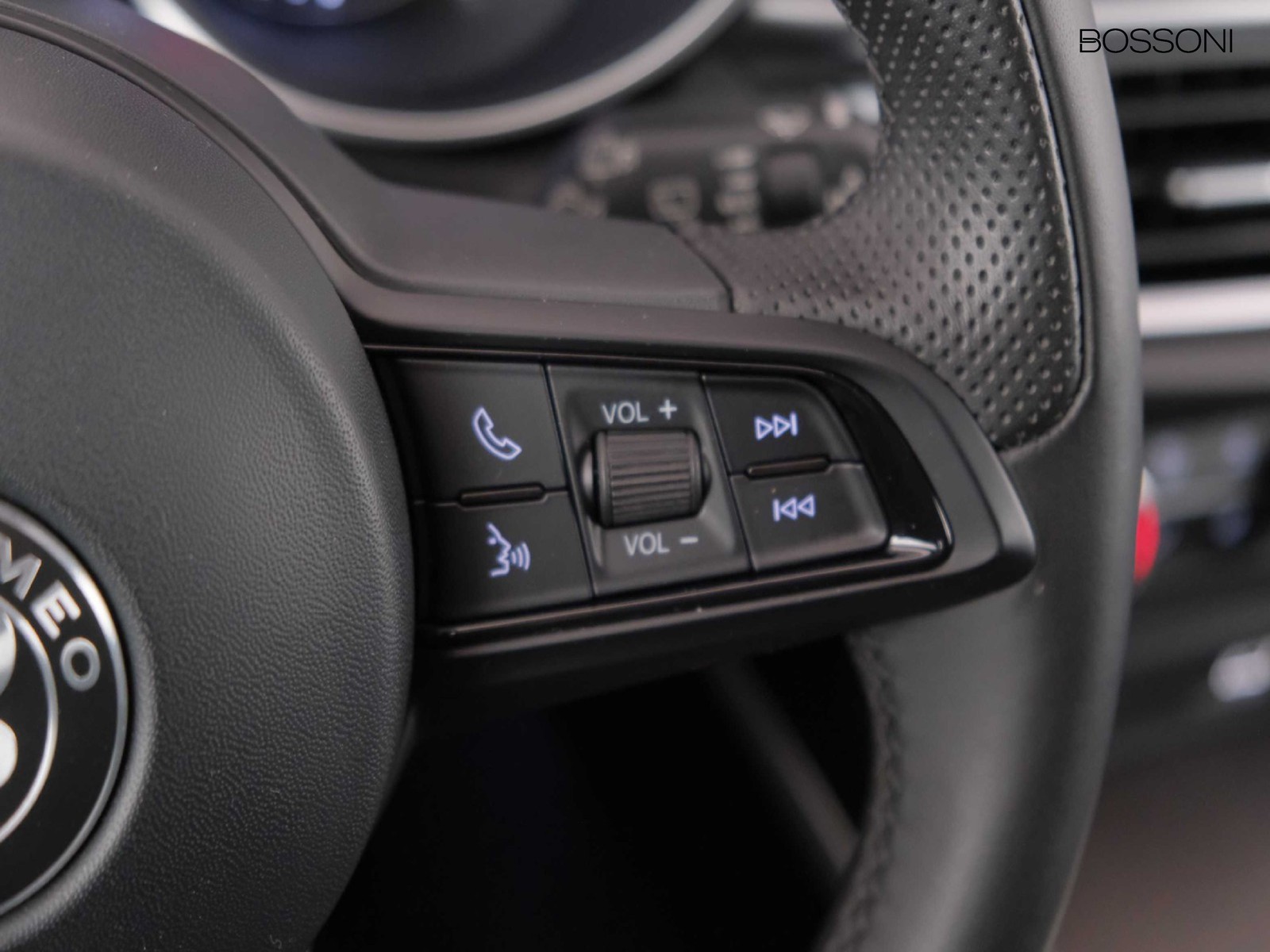 24 - Alfa Romeo Stelvio 2.2 turbo 210cv ti q4 at8