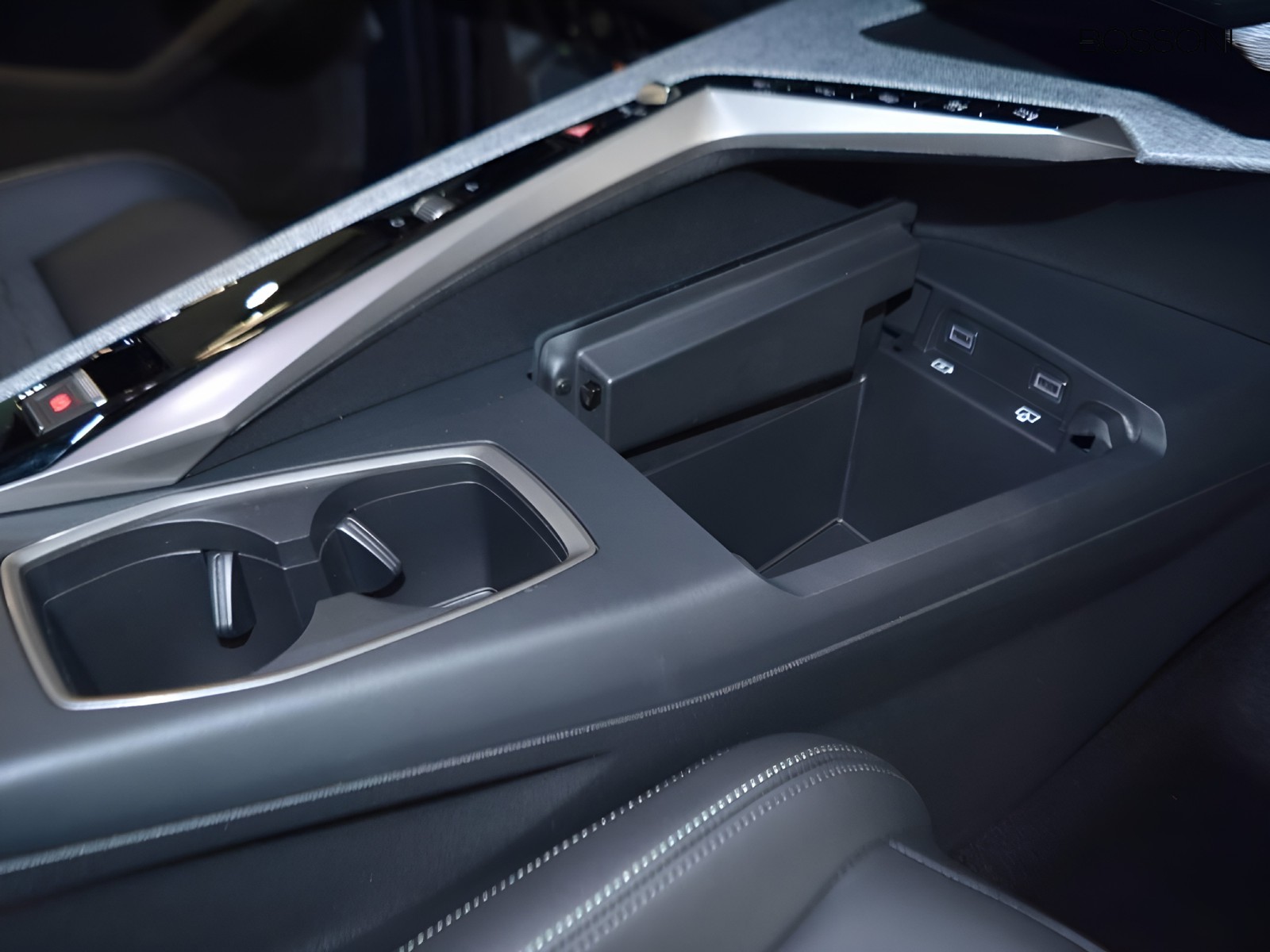 17 - Peugeot 3008 1.2 hybrid 145cv gt e-dcs6