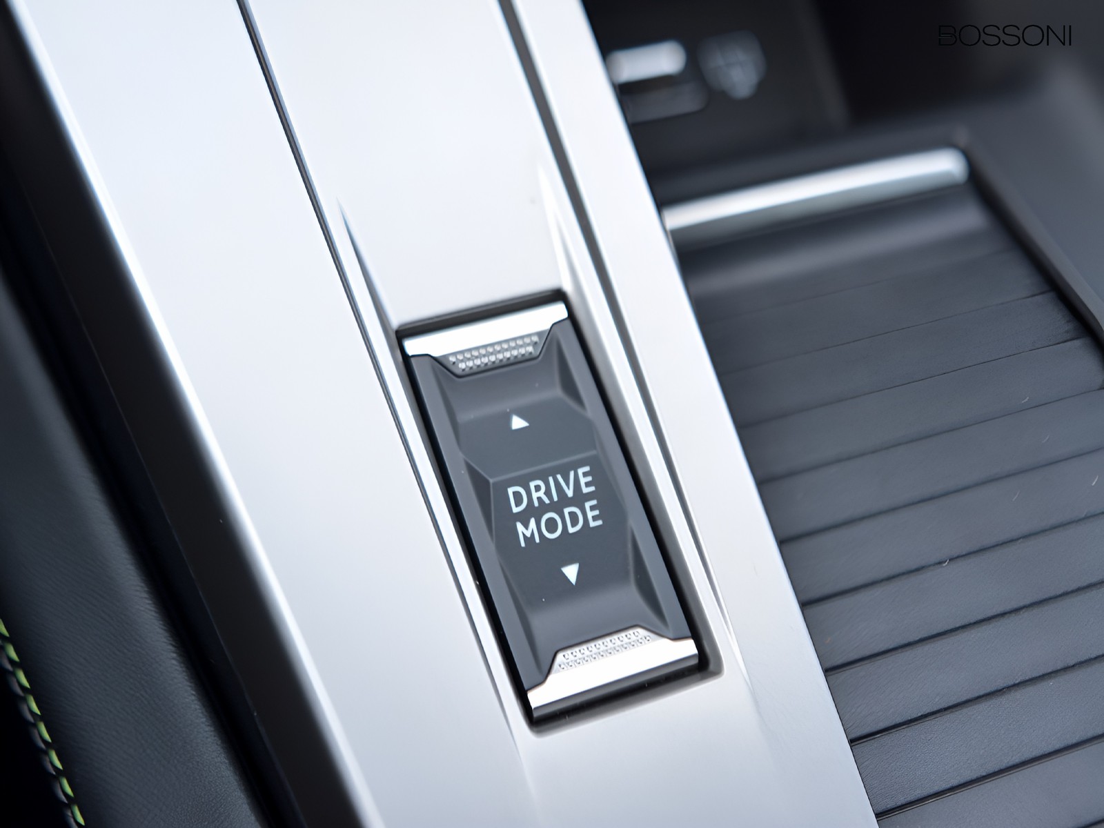 18 - Peugeot 308 1.2 hybrid 145cv gt e-dcs6