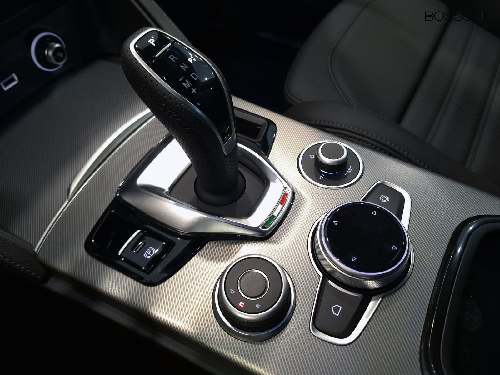 18 - Alfa Romeo Stelvio 2.2 turbo 210cv veloce q4 at8