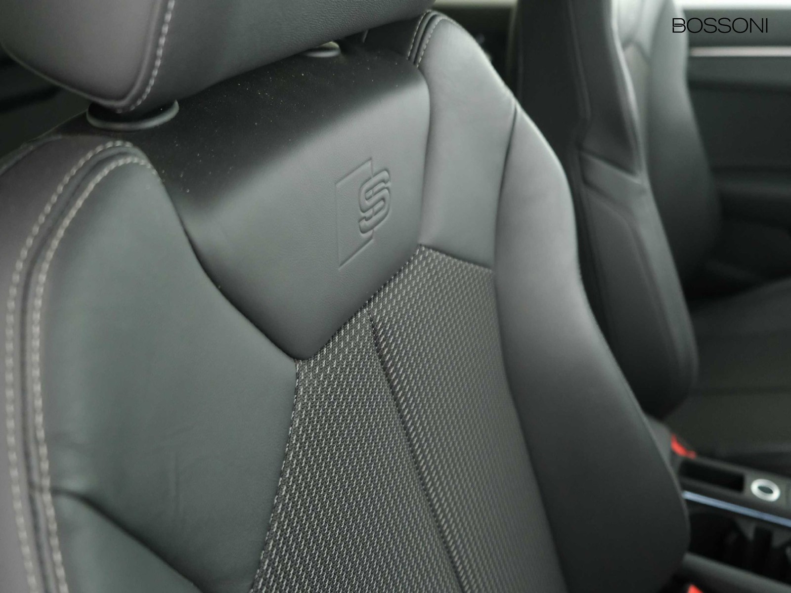 33 - Audi Q3 sportback 35 2.0 tdi s line edition s tronic