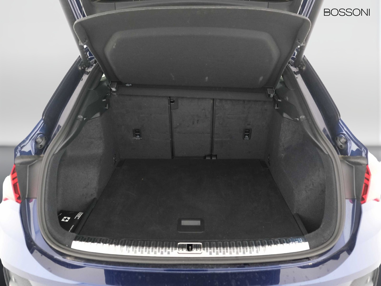 38 - Audi Q3 sportback 35 2.0 tdi s line edition s tronic