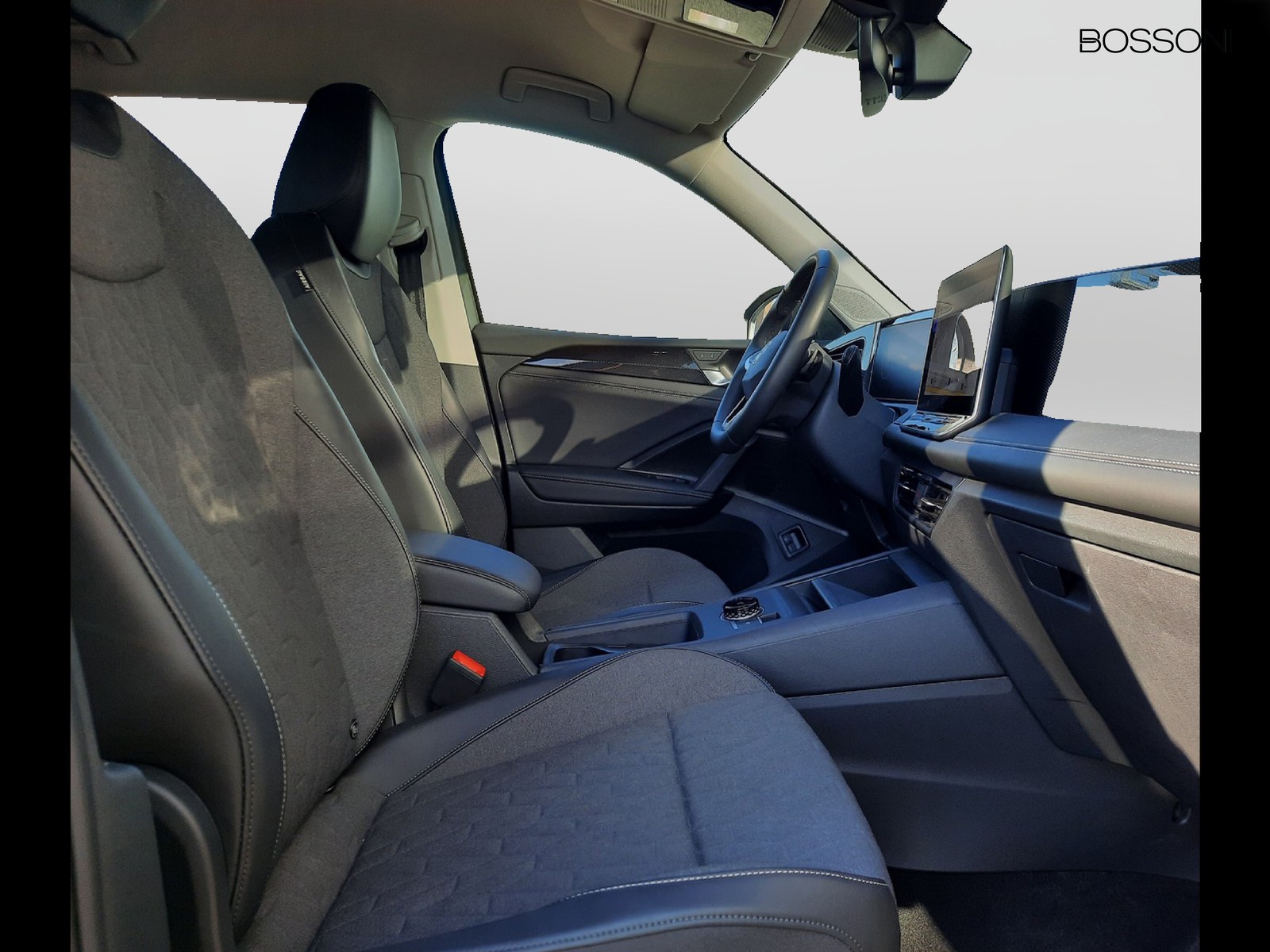 9 - Volkswagen Tiguan 1.5 tsi ehybrid 204cv edition plus dsg