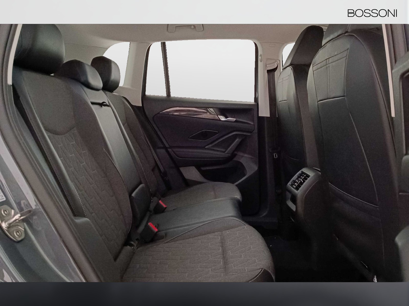 9 - Volkswagen Tiguan 2.0 tdi scr 150cv life dsg