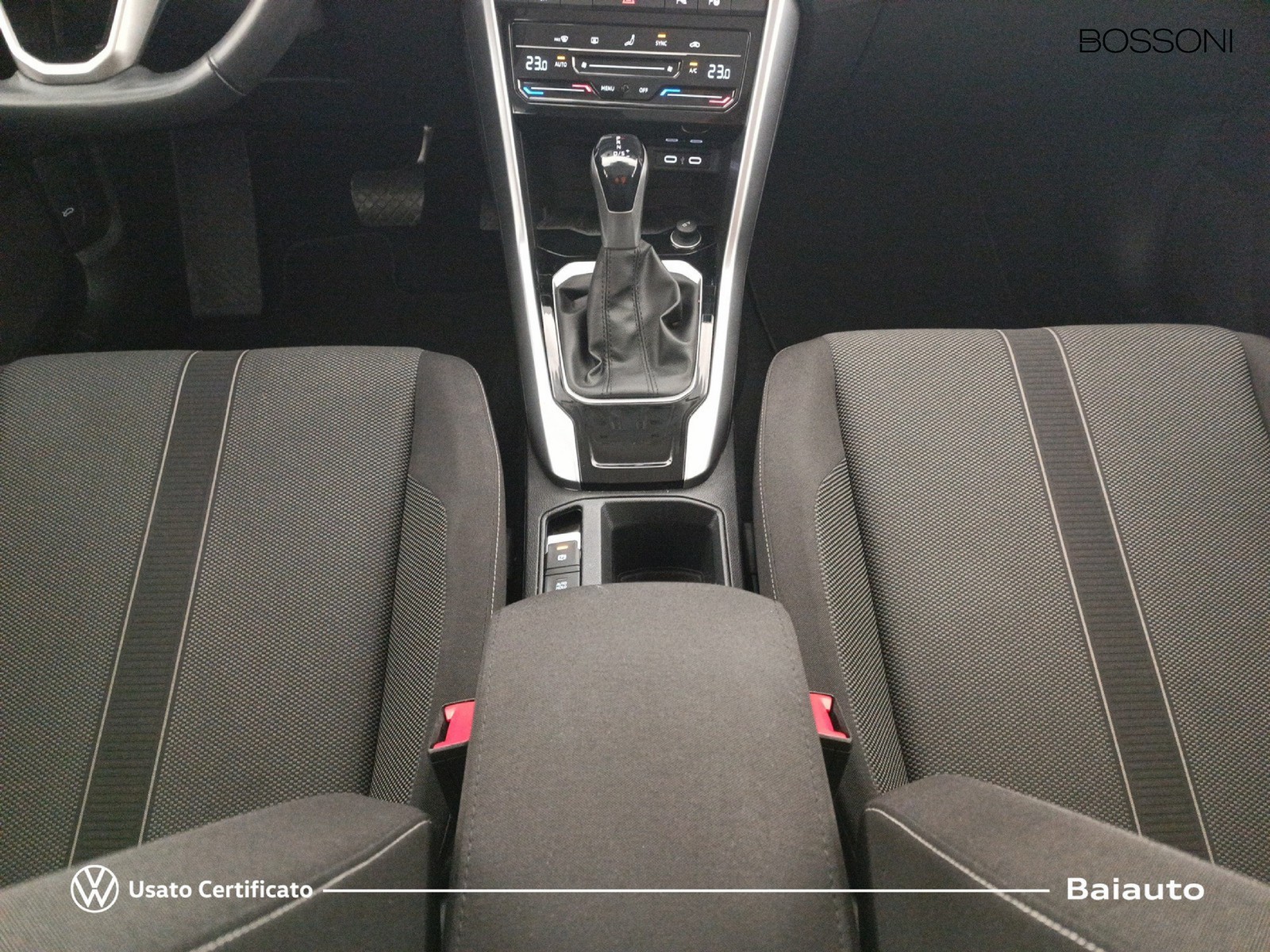 14 - Volkswagen T-Roc 2.0 tdi scr 150cv life dsg