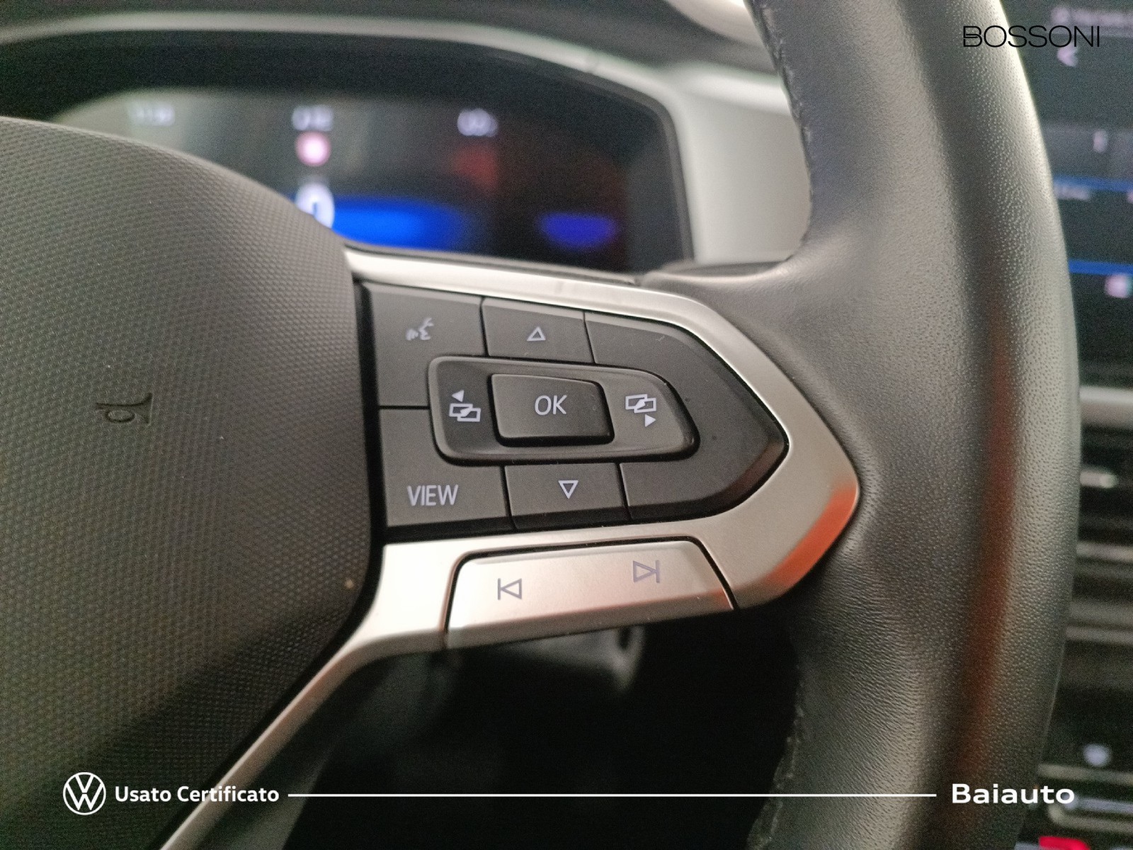 16 - Volkswagen T-Roc 2.0 tdi scr 150cv life dsg