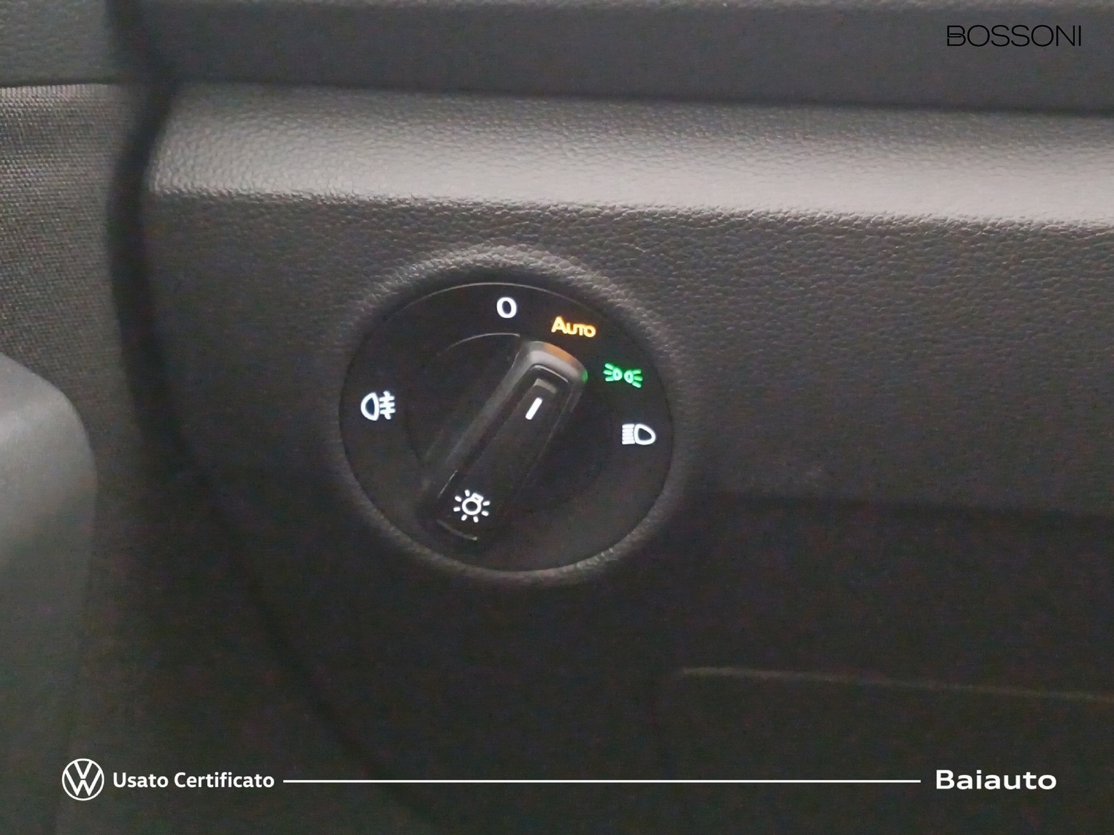 17 - Volkswagen T-Roc 2.0 tdi scr 150cv life dsg