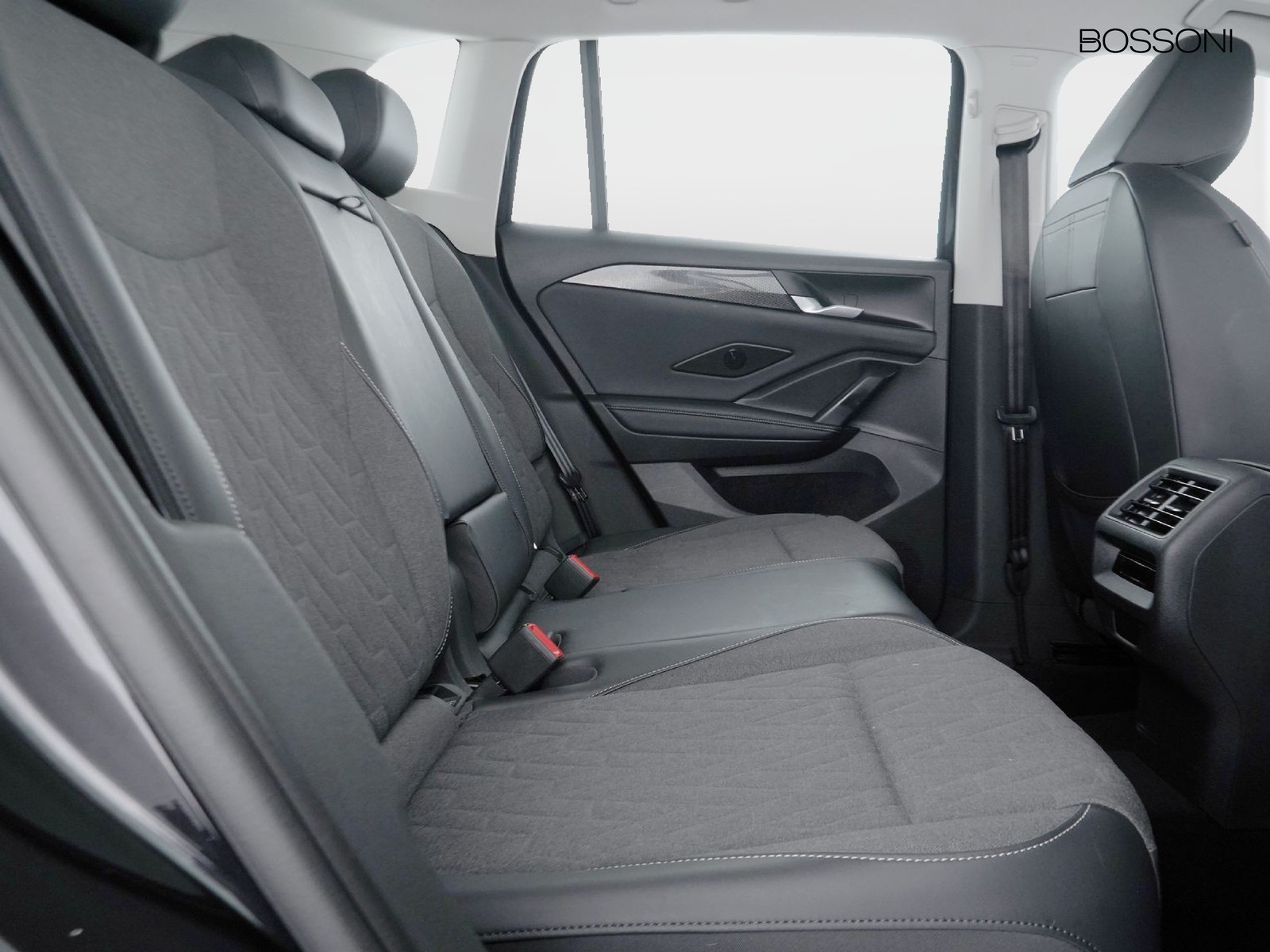 9 - Volkswagen Tiguan 2.0 tdi scr 150cv life dsg