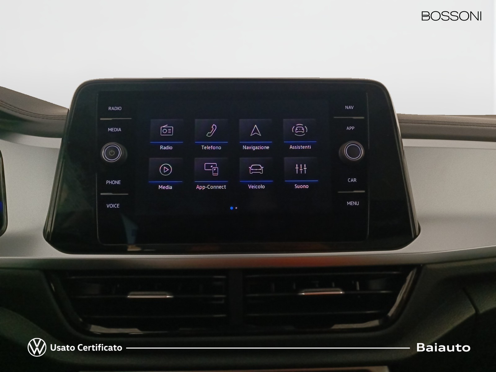 10 - Volkswagen T-Roc 1.5 tsi act life dsg