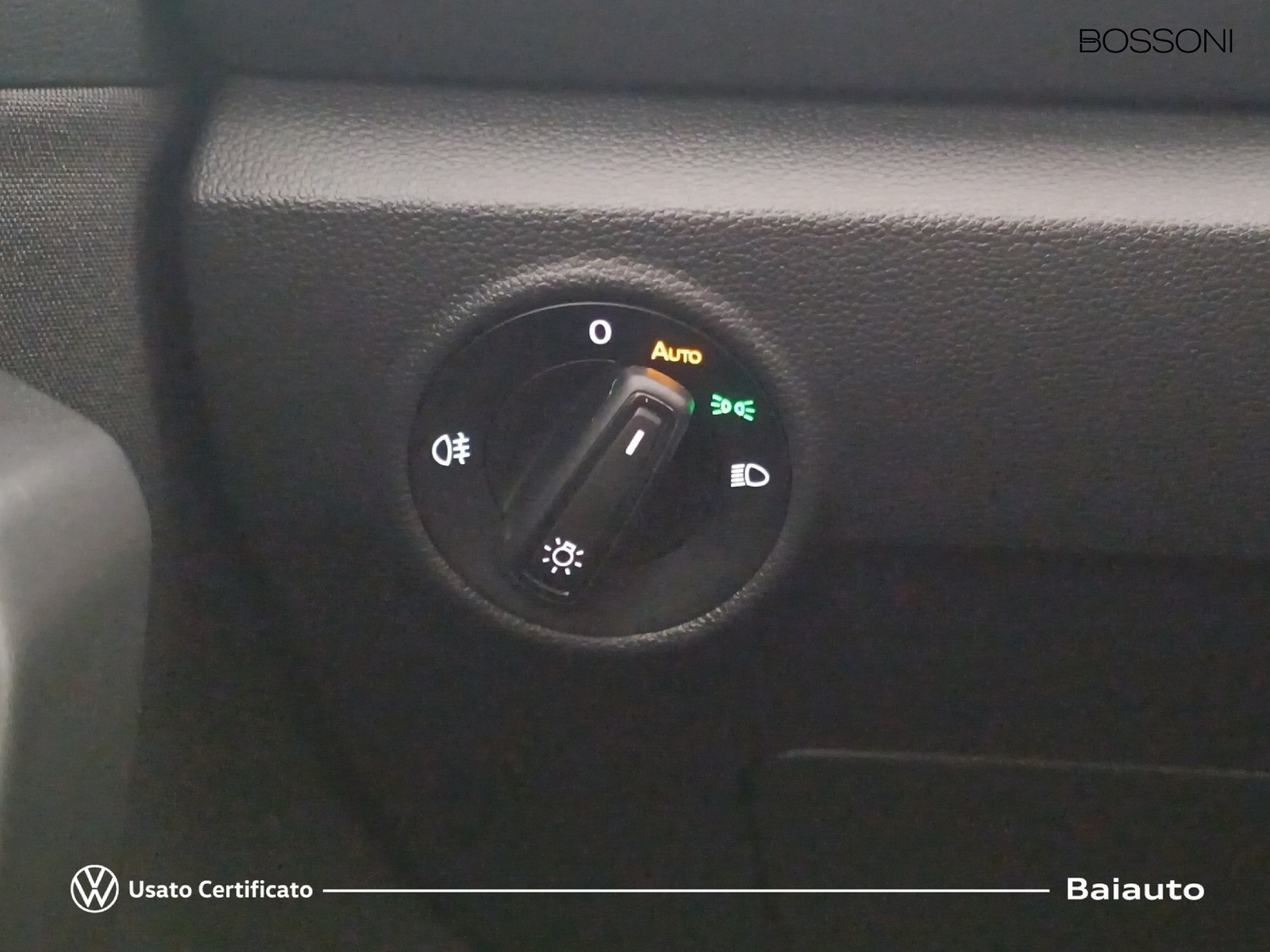 17 - Volkswagen T-Roc 1.5 tsi act life dsg