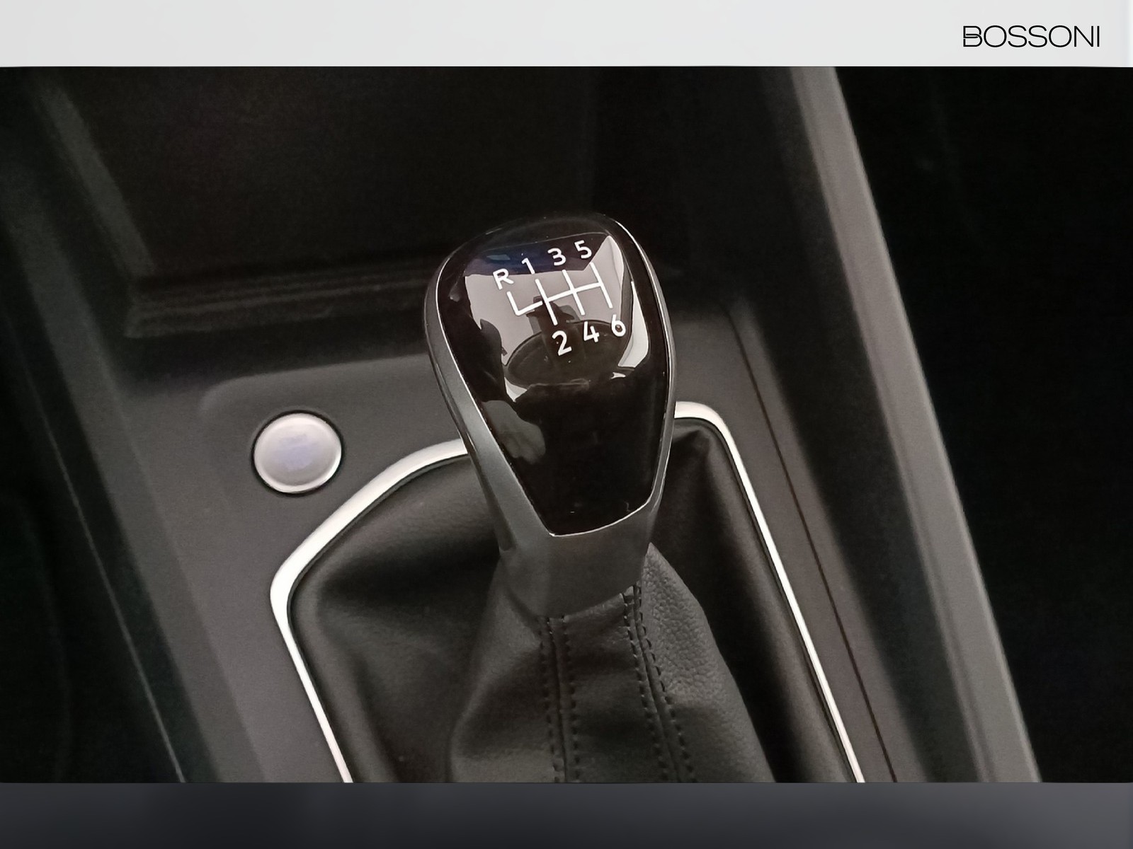 12 - Volkswagen Golf 2.0 tdi scr 115cv life