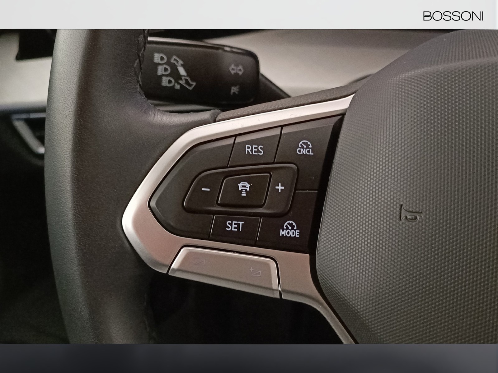 27 - Volkswagen Golf 2.0 tdi scr 115cv life