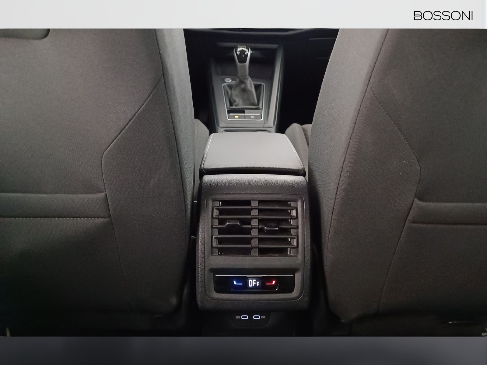 38 - Volkswagen Golf 2.0 tdi scr 115cv life