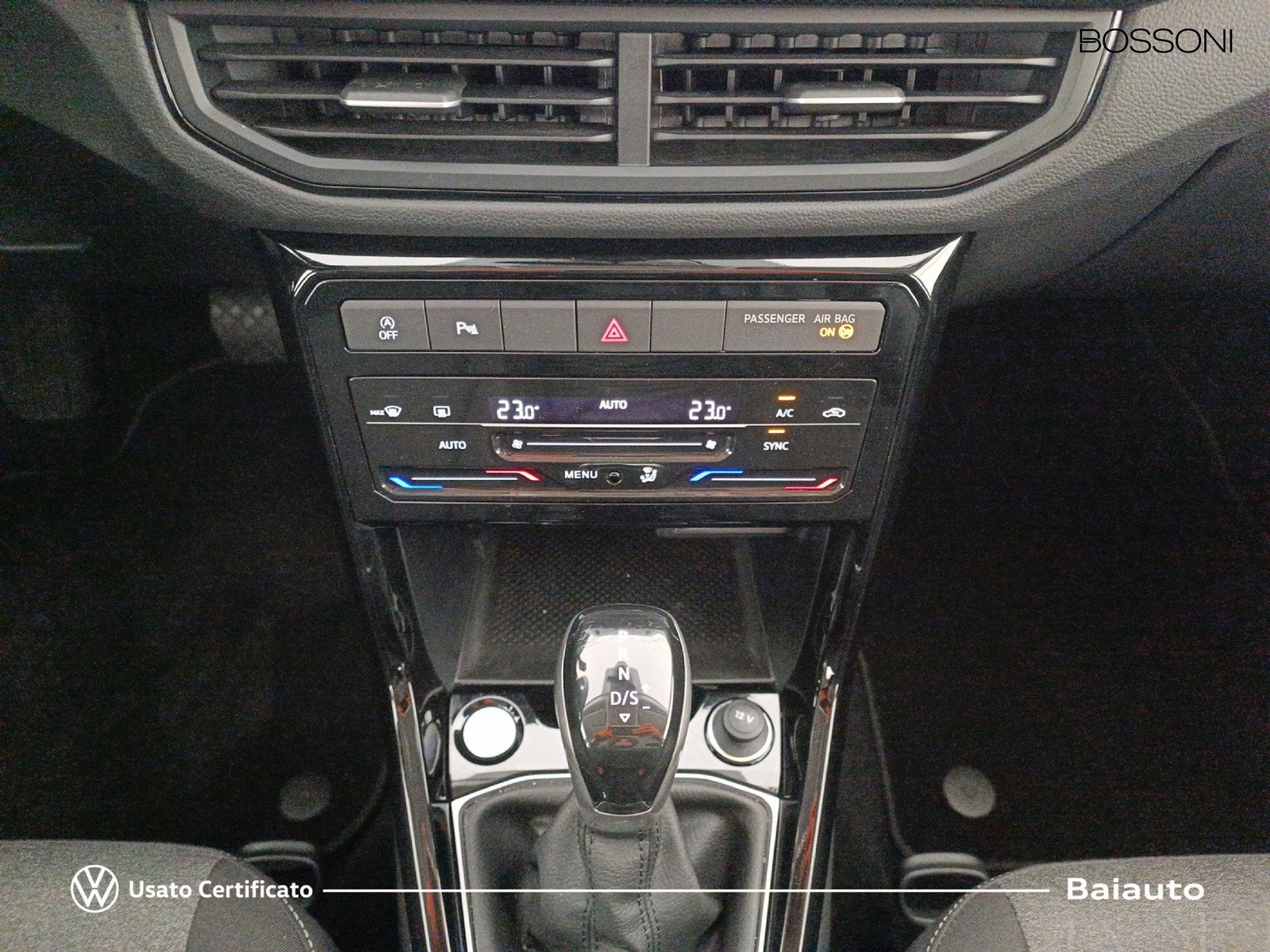 11 - Volkswagen T-Cross 1.0 tsi 115cv life dsg