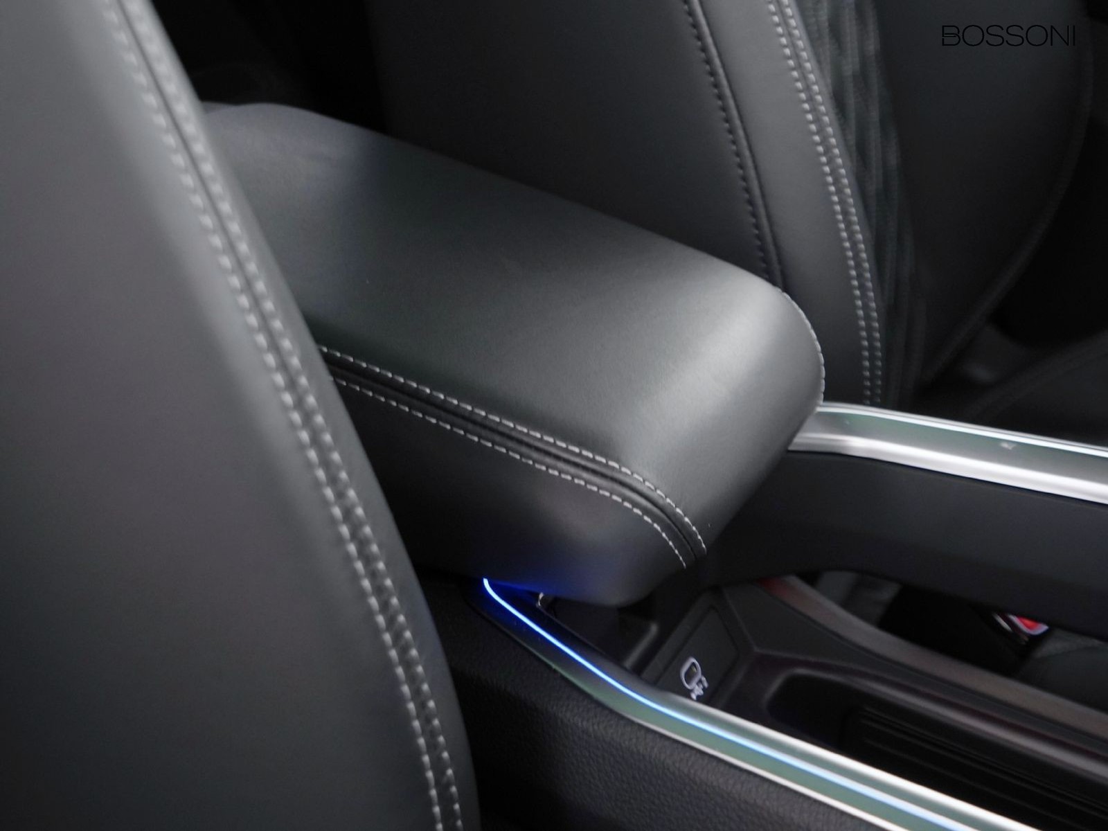 17 - Audi Q8 e-tron sportback 55 s line edition quattro