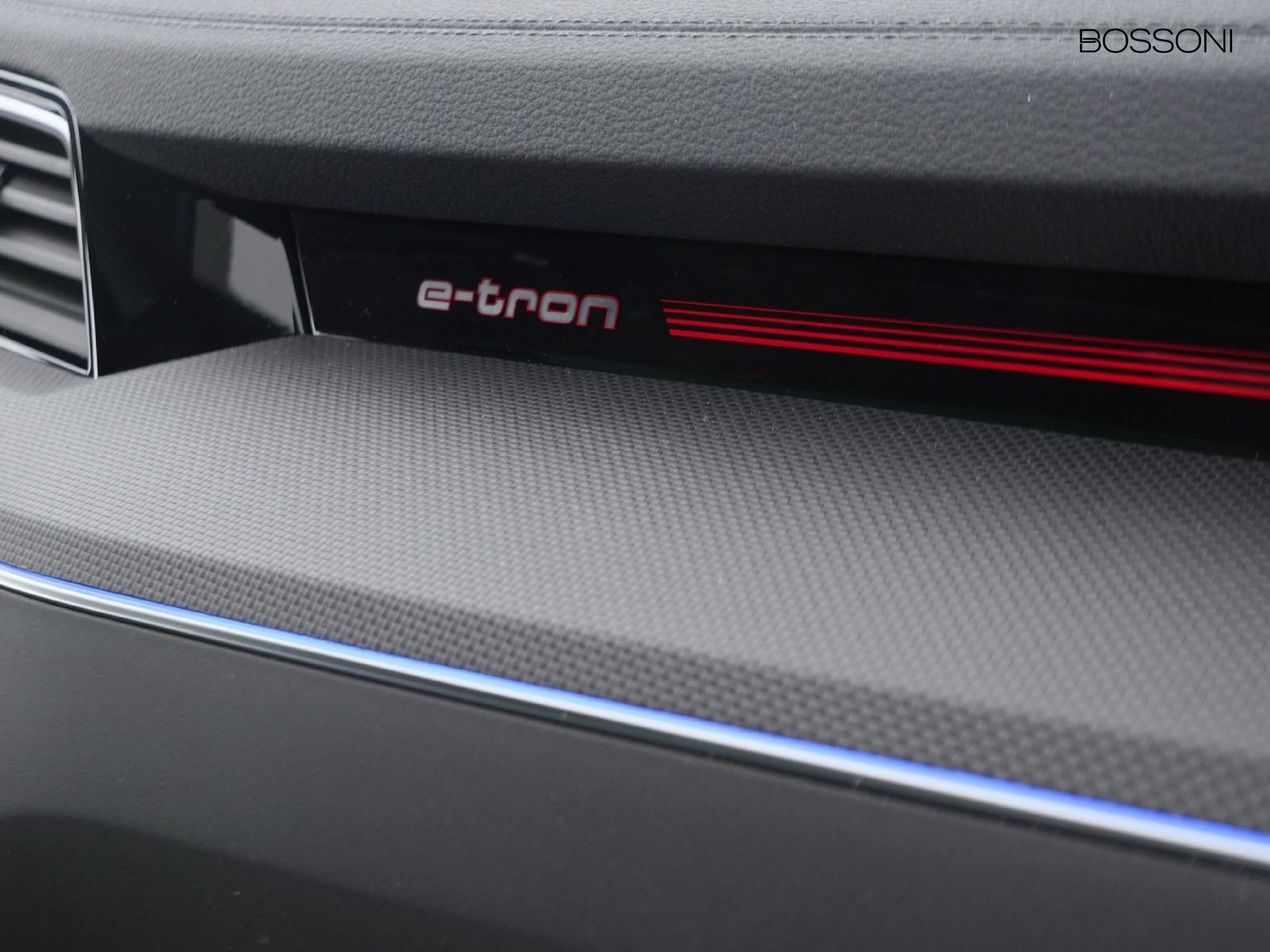 18 - Audi Q8 e-tron sportback 55 s line edition quattro