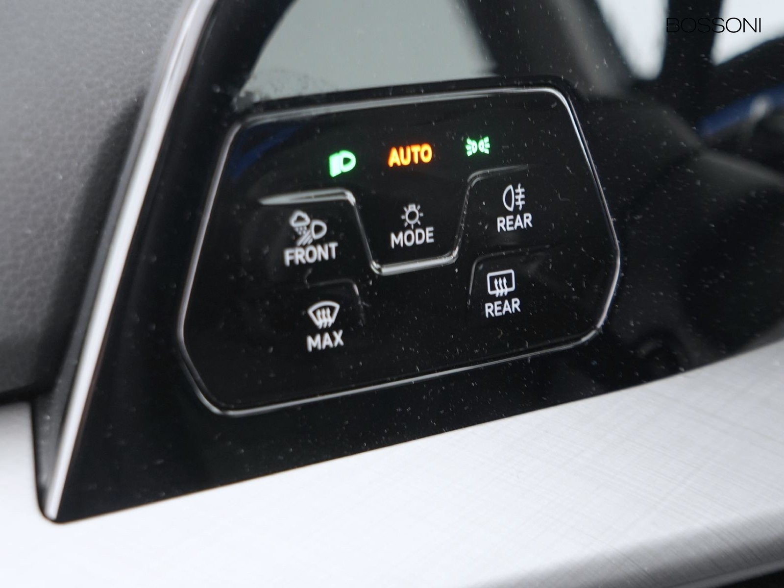 16 - Volkswagen Golf 1.5 tsi ehybrid 204cv edition plus dsg