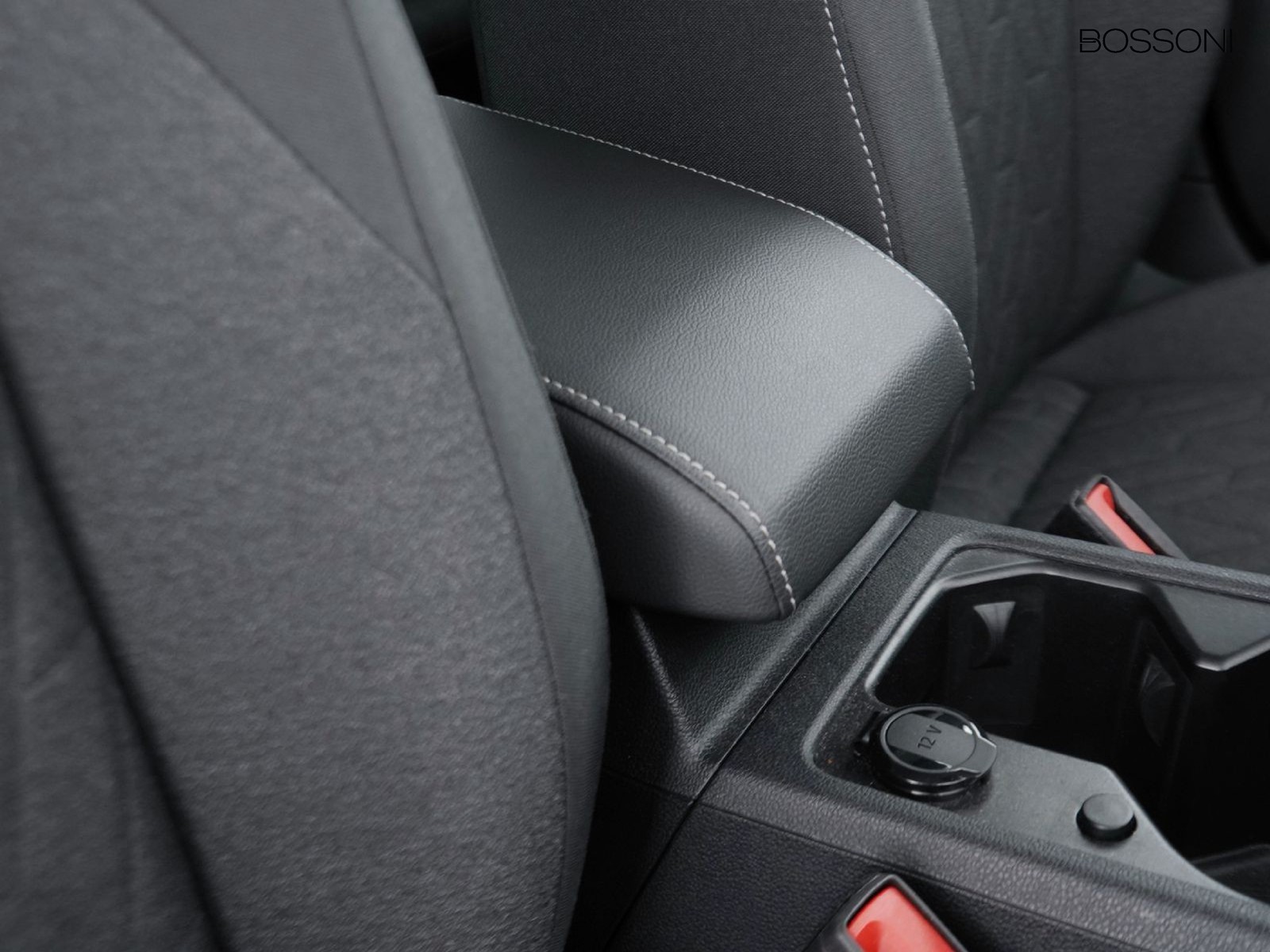 18 - Volkswagen Golf 1.5 tsi ehybrid 204cv edition plus dsg