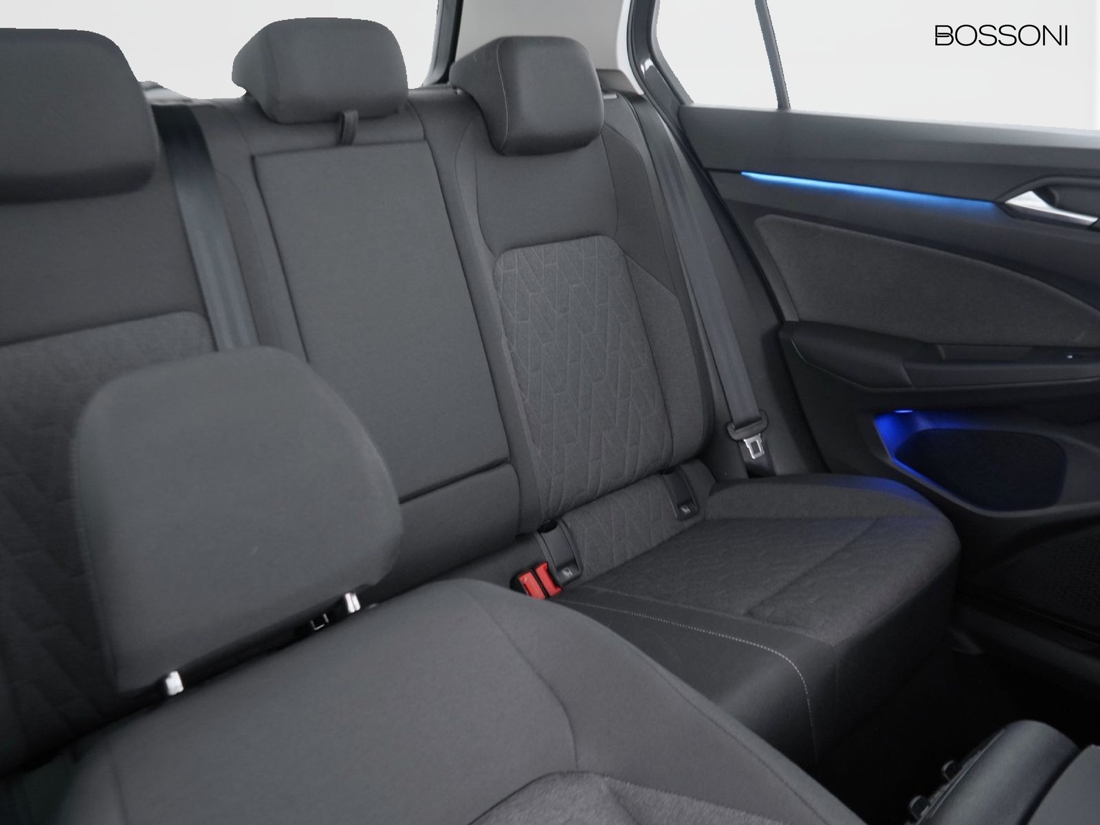 21 - Volkswagen Golf 1.5 tsi ehybrid 204cv edition plus dsg