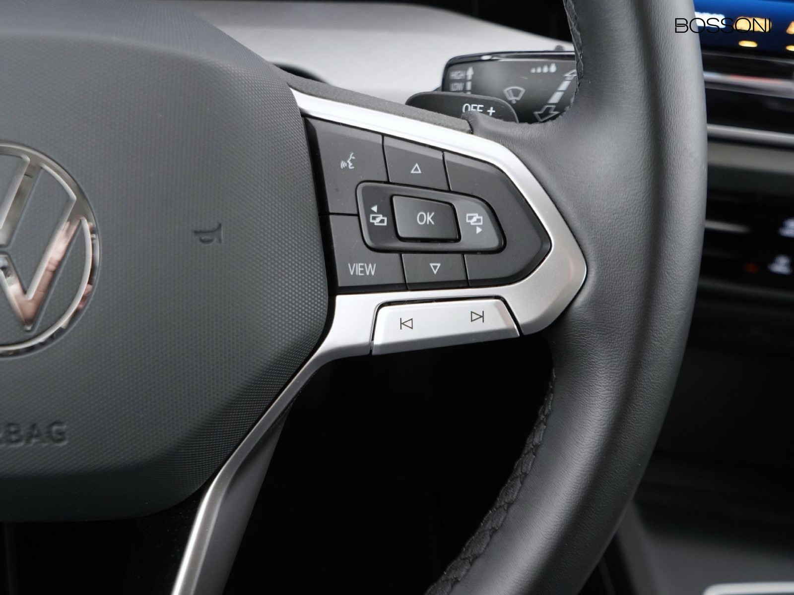 26 - Volkswagen Golf 1.5 tsi ehybrid 204cv edition plus dsg