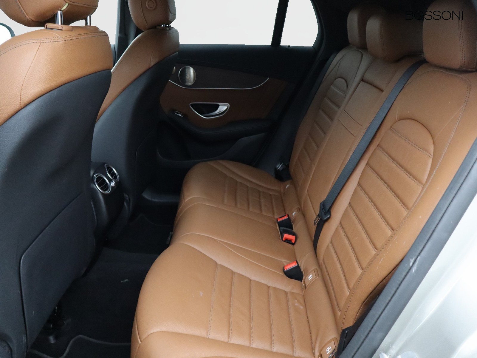 8 - Mercedes GLC coupe 300 de plug in hybrid (de eq-power) premium 4matic 9g-tronic plus