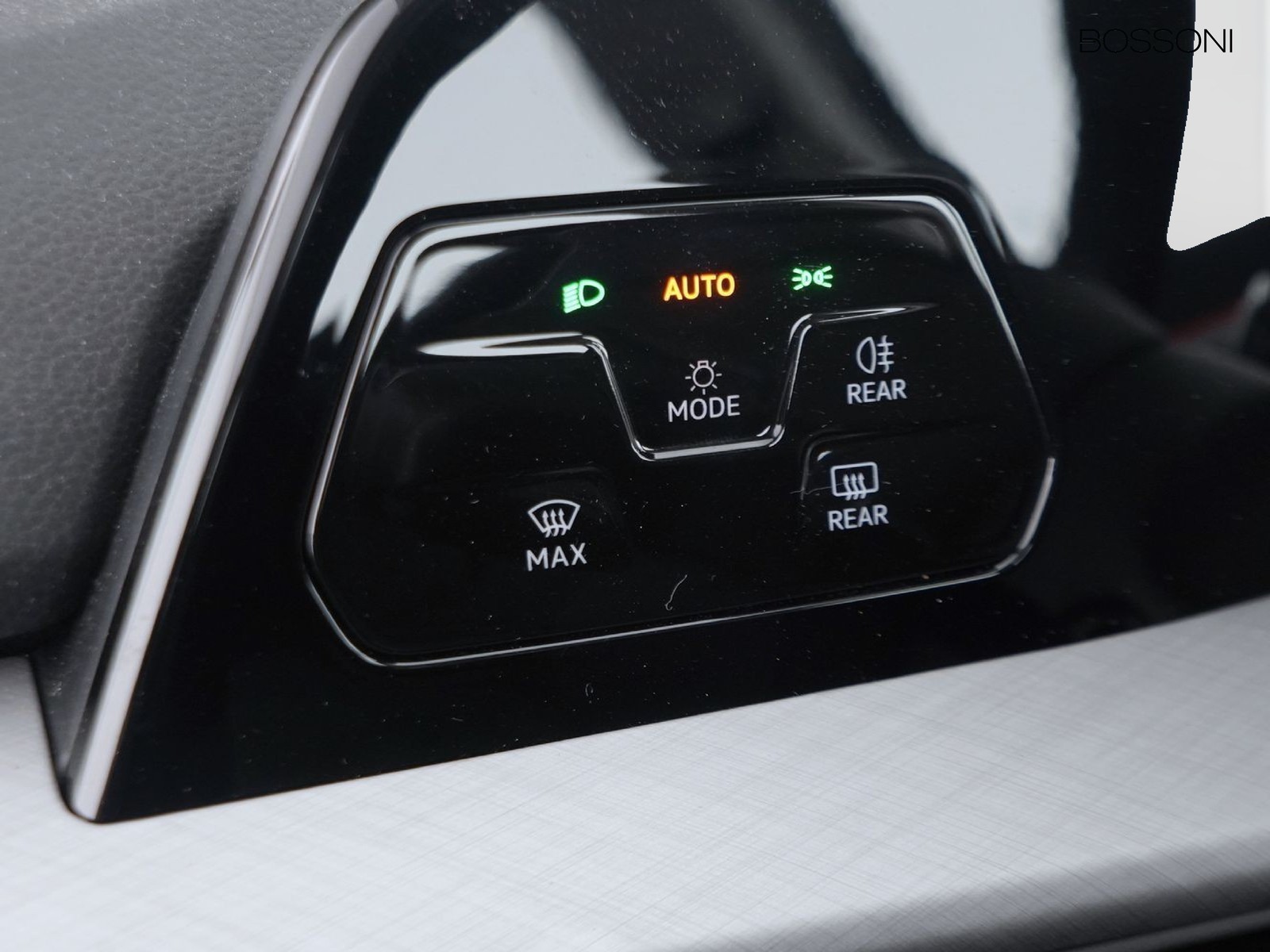 16 - Volkswagen Golf 2.0 tdi scr 115cv life