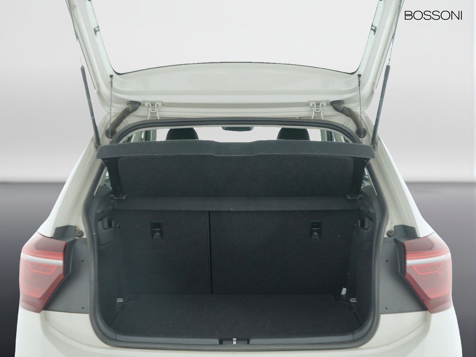 10 - Volkswagen Polo 1.0 tsi 95cv life dsg