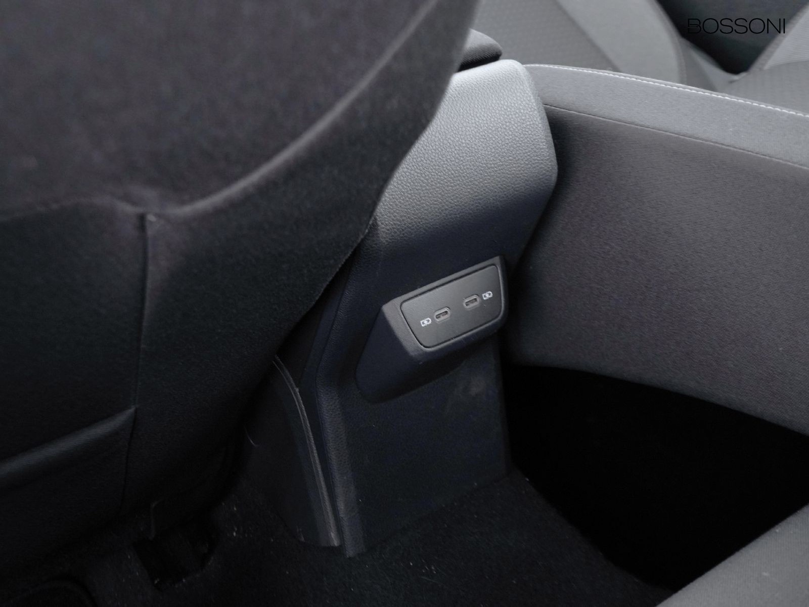 26 - Volkswagen Polo 1.0 tsi 95cv life dsg