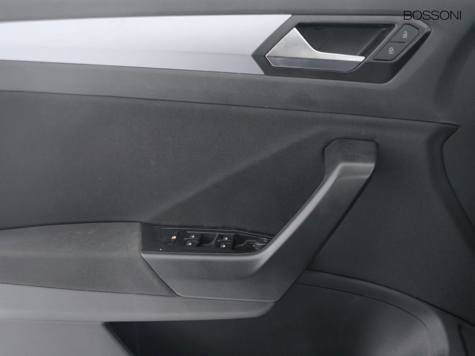 17 - Volkswagen T-Roc 2.0 tdi scr 150cv life dsg