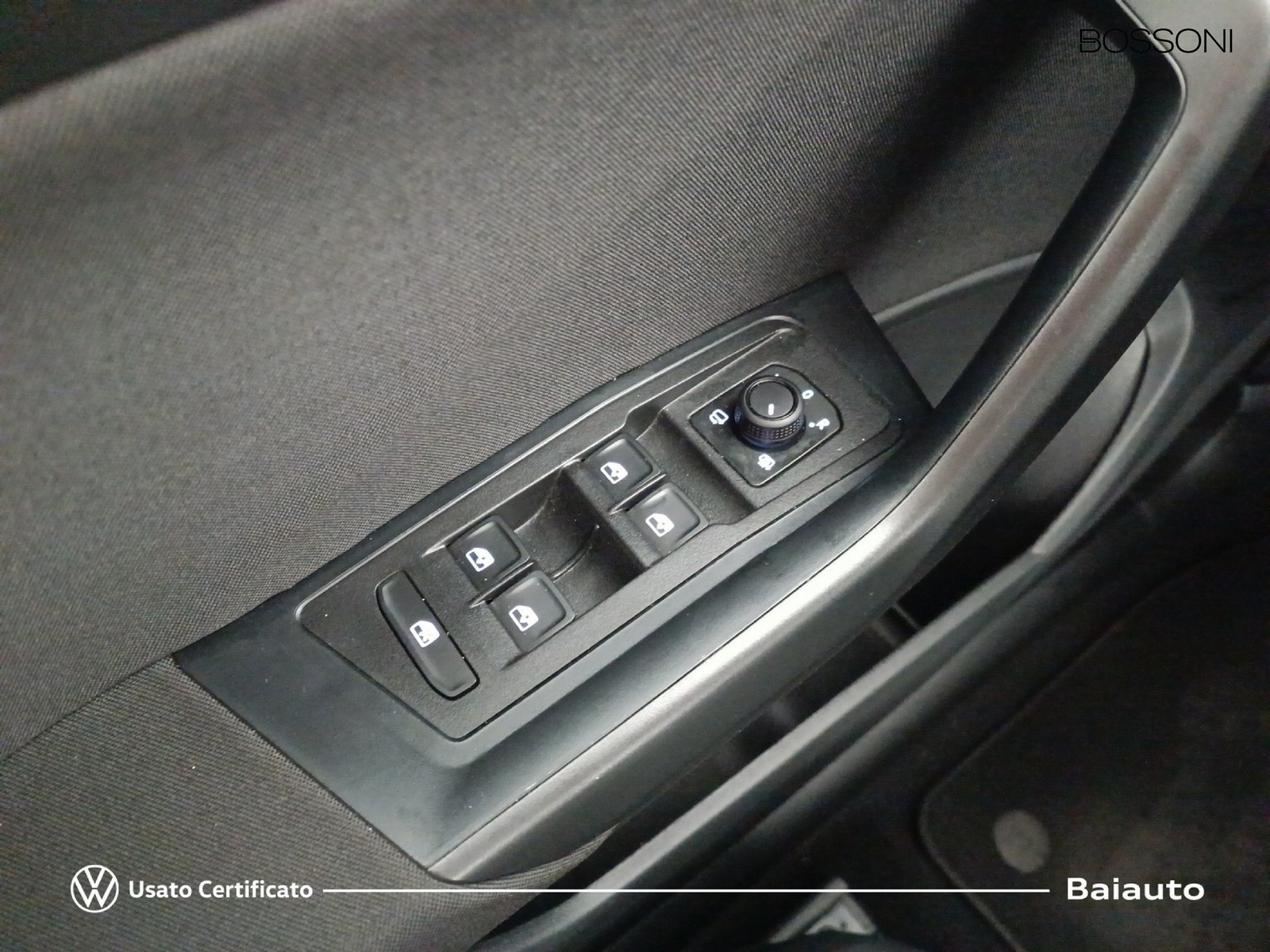 18 - Volkswagen T-Roc 2.0 tdi scr 150cv life dsg