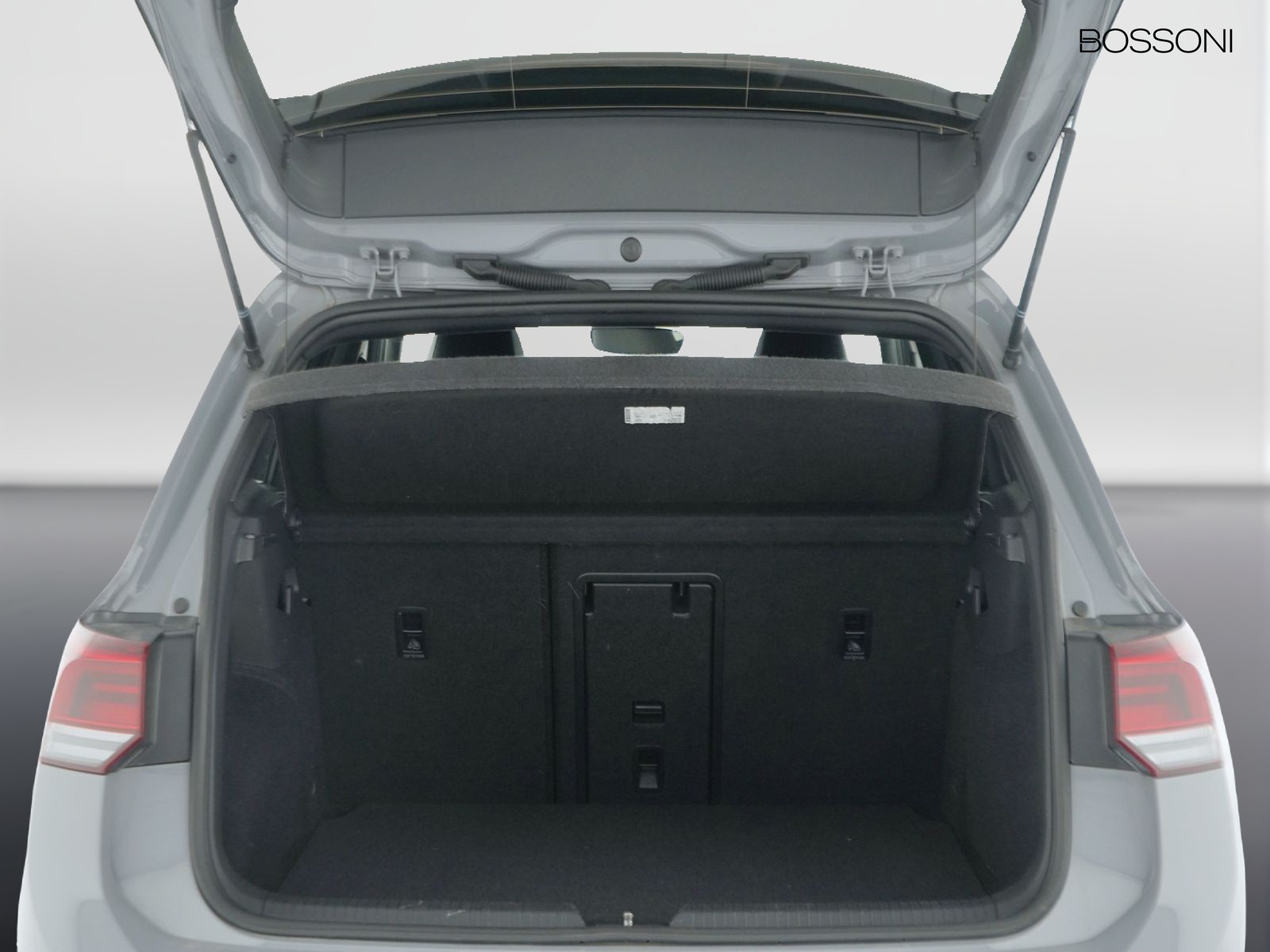 10 - Volkswagen Golf 1.5 tsi evo act 150cv r-line