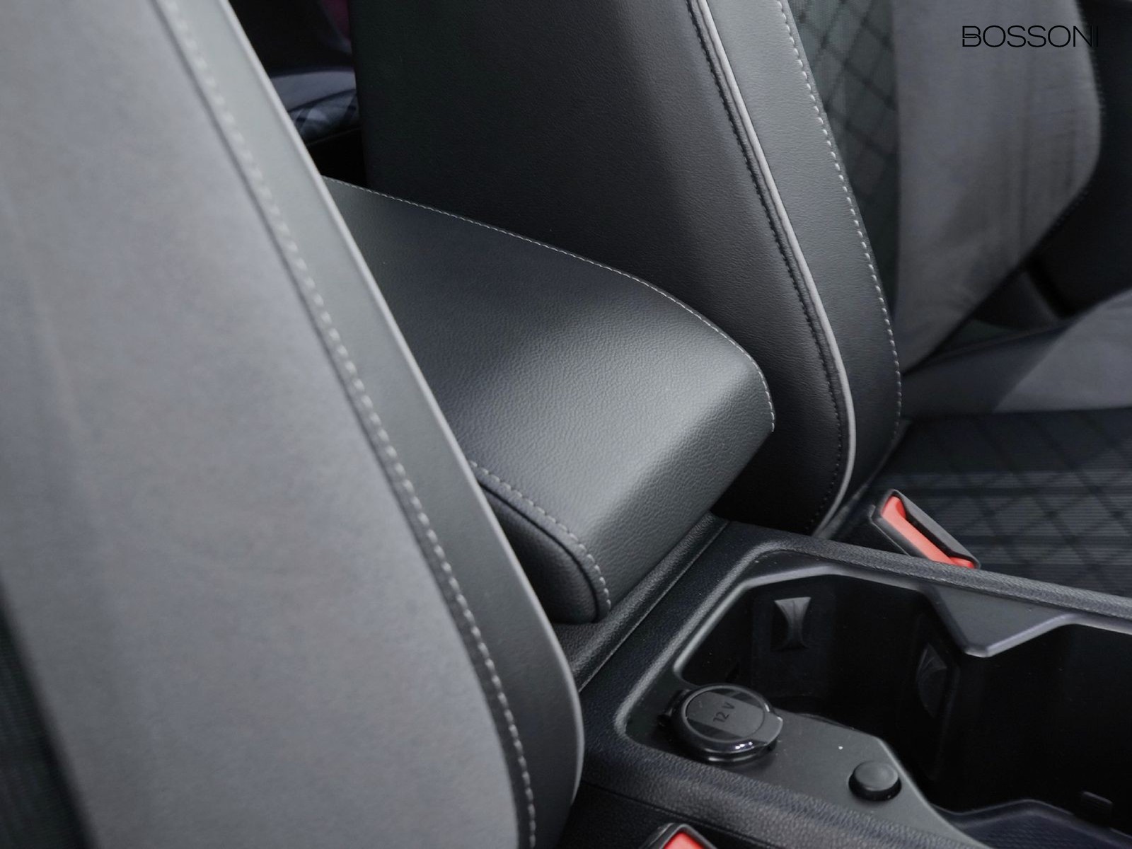 18 - Volkswagen Golf 1.5 tsi evo act 150cv r-line