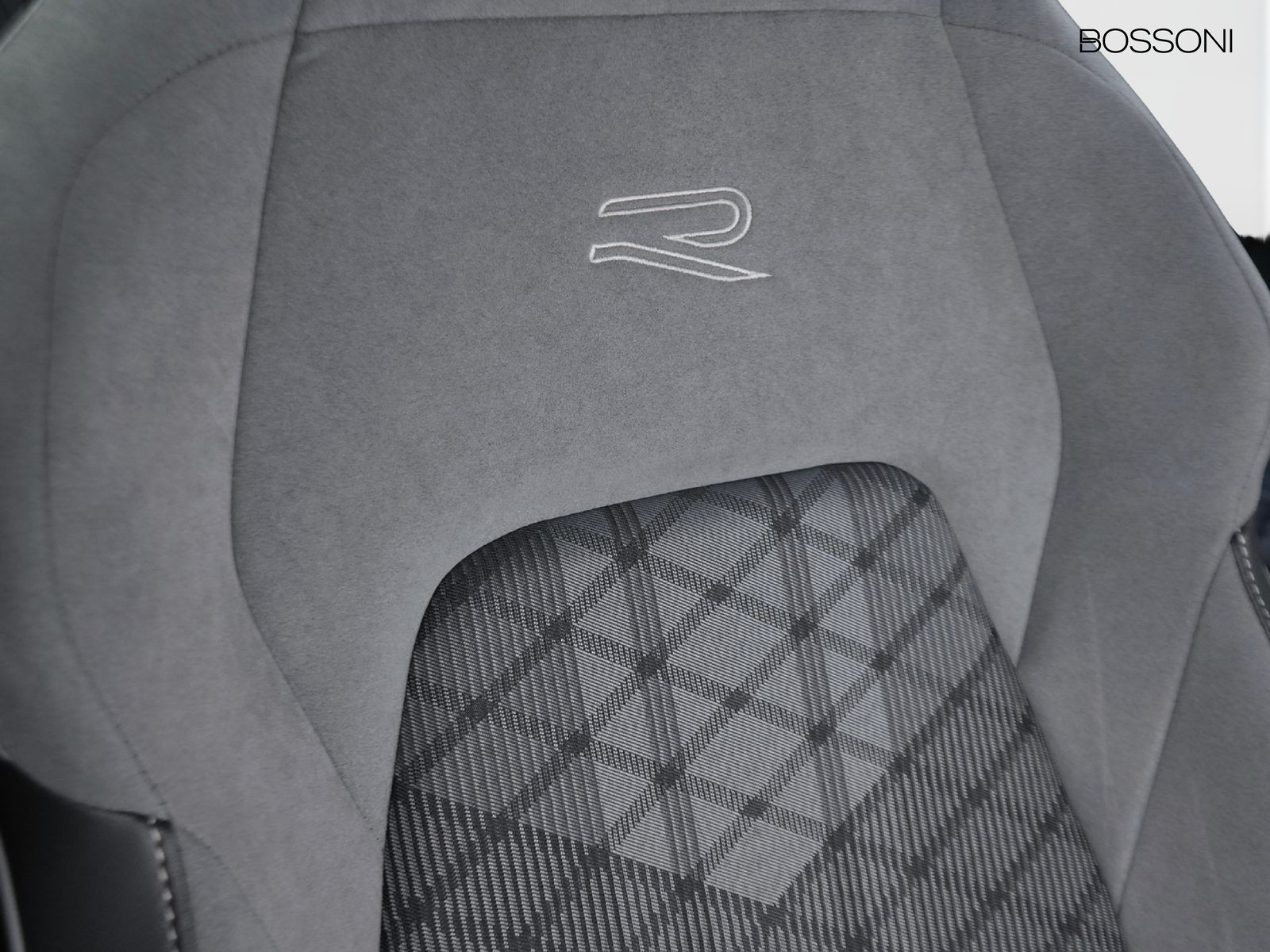 20 - Volkswagen Golf 1.5 tsi evo act 150cv r-line