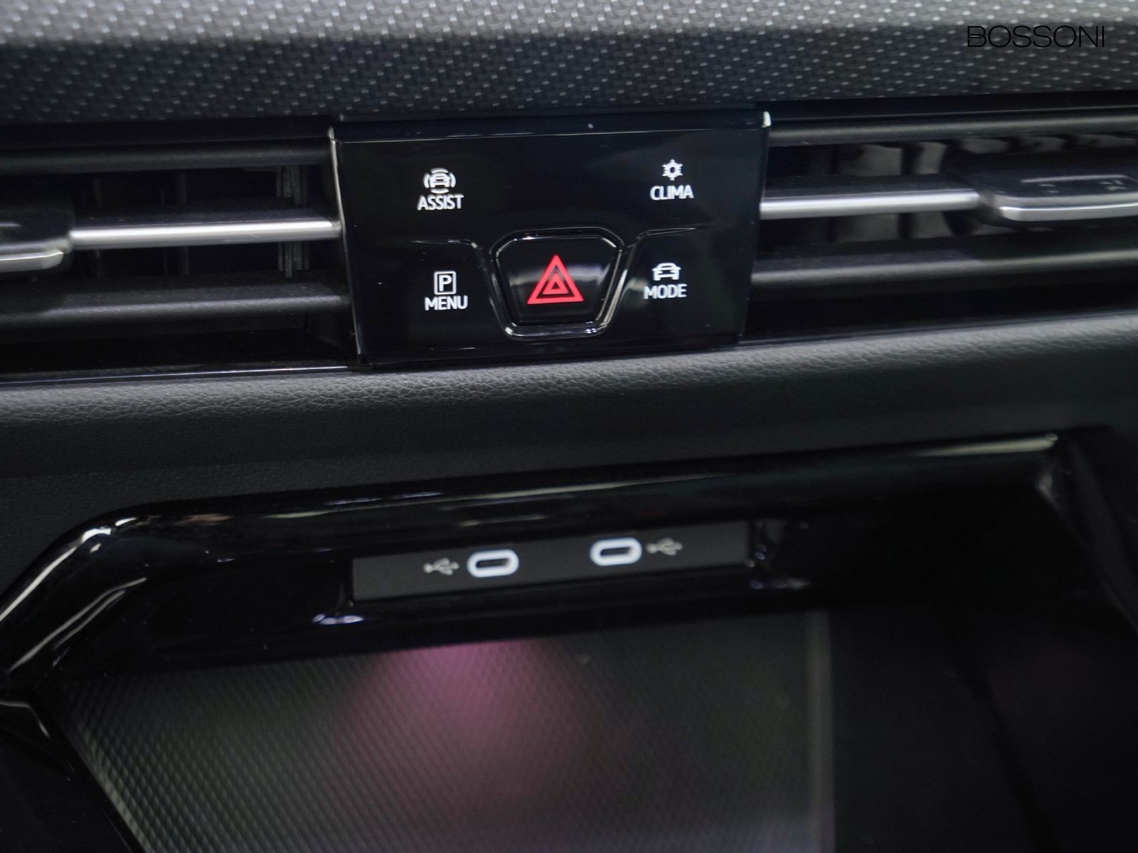 24 - Volkswagen Golf 1.5 tsi evo act 150cv r-line