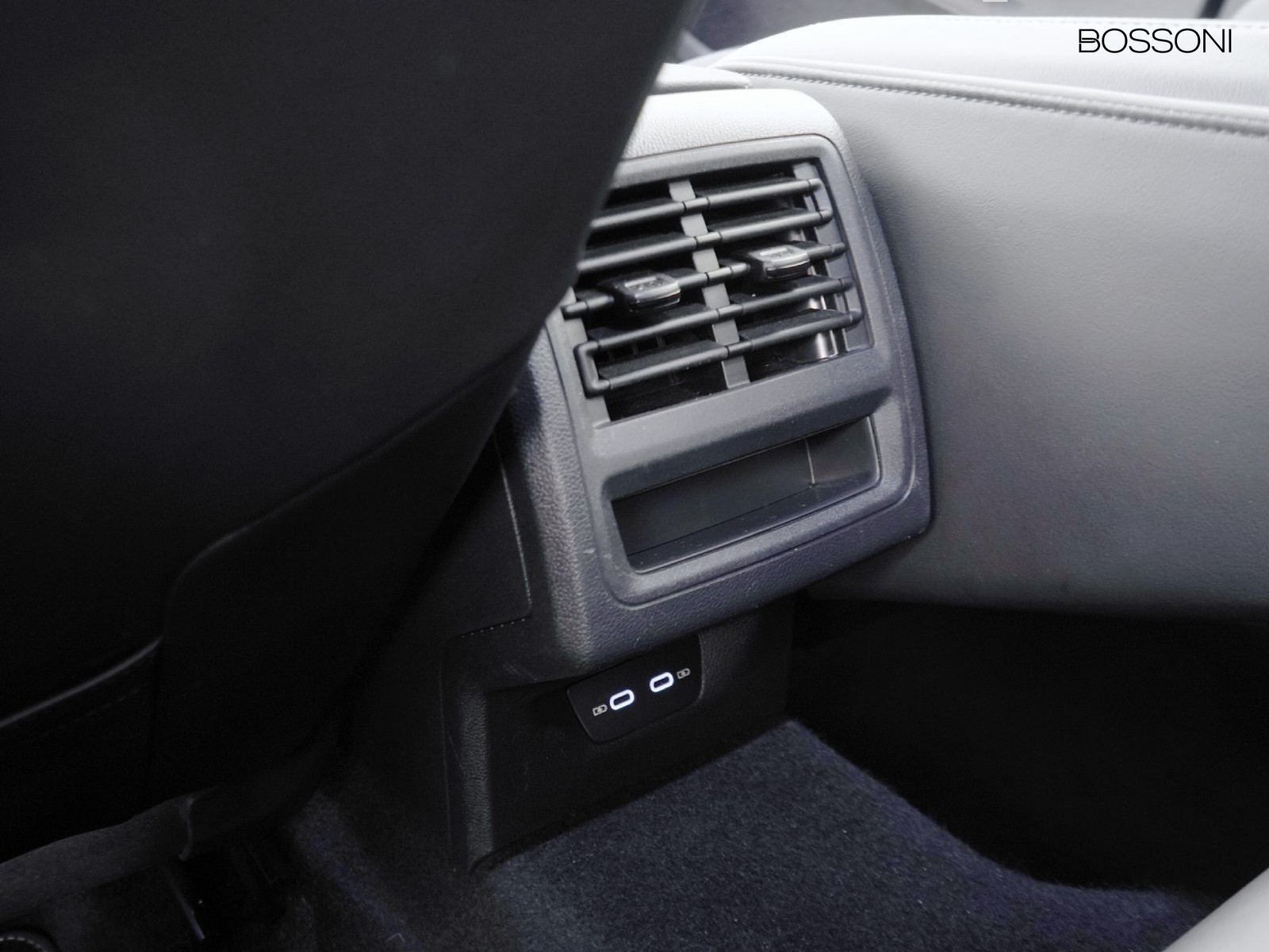 29 - Volkswagen Golf 1.5 tsi evo act 150cv r-line