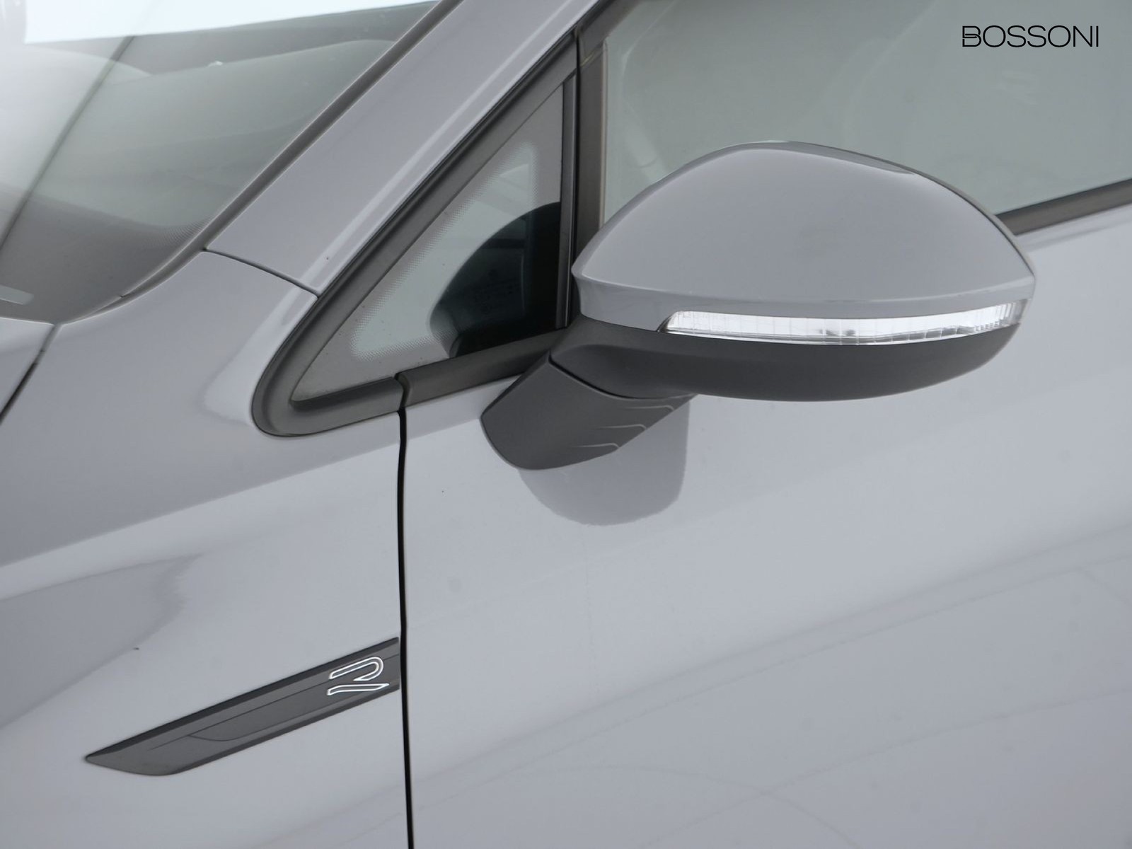 36 - Volkswagen Golf 1.5 tsi evo act 150cv r-line