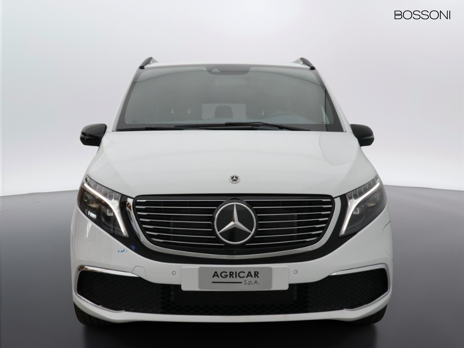 2 - Mercedes Vans EQV long 300