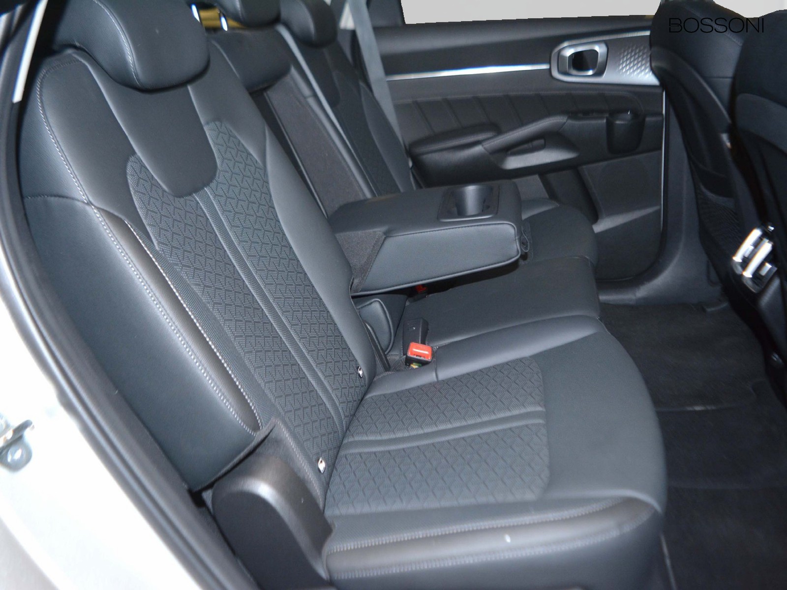 6 - Kia Sorento 1.6 t-gdi phev style awd at6