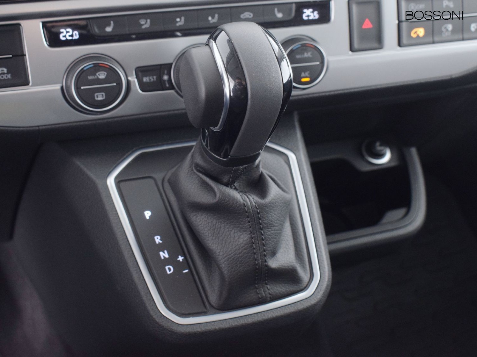 26 - Volkswagen VIC T6.1 California CALIFORNIA   BEACHPC150 TDIA7 MY 23