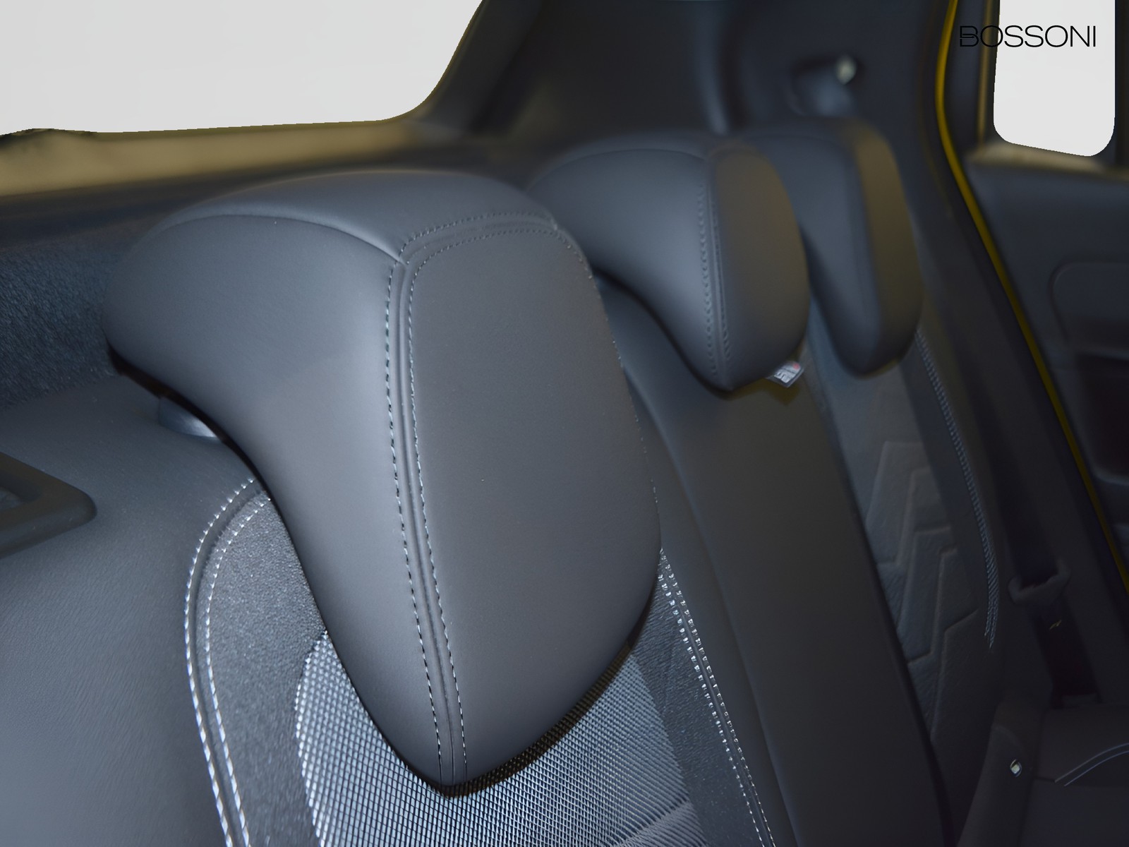 6 - Jeep Avenger 1.2 turbo 100cv altitude fwd