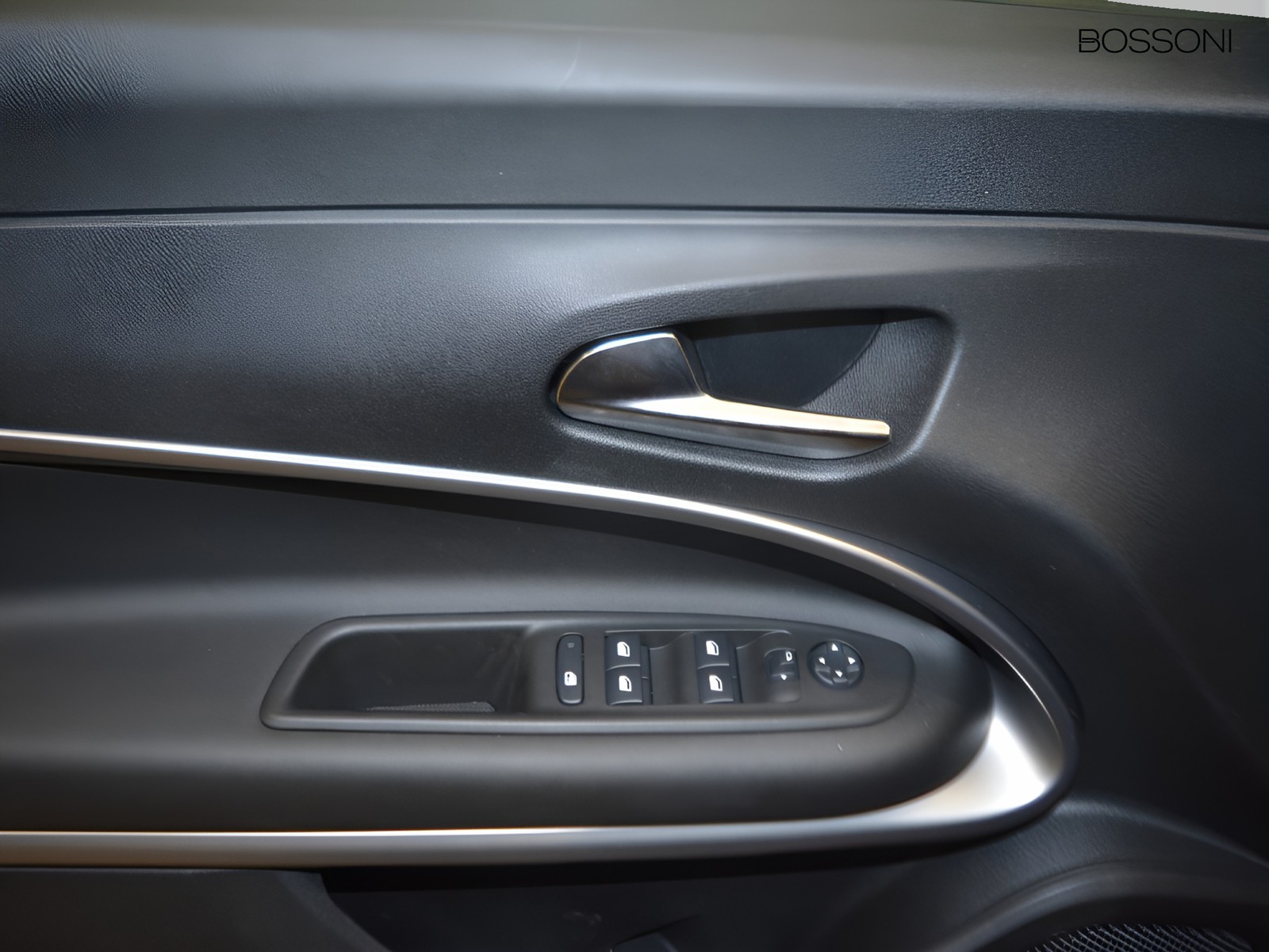 12 - Jeep Avenger 1.2 turbo 100cv altitude fwd