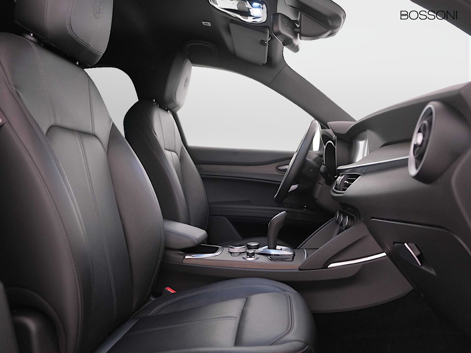 8 - Alfa Romeo Stelvio 2.2 turbo 210cv ti q4 at8