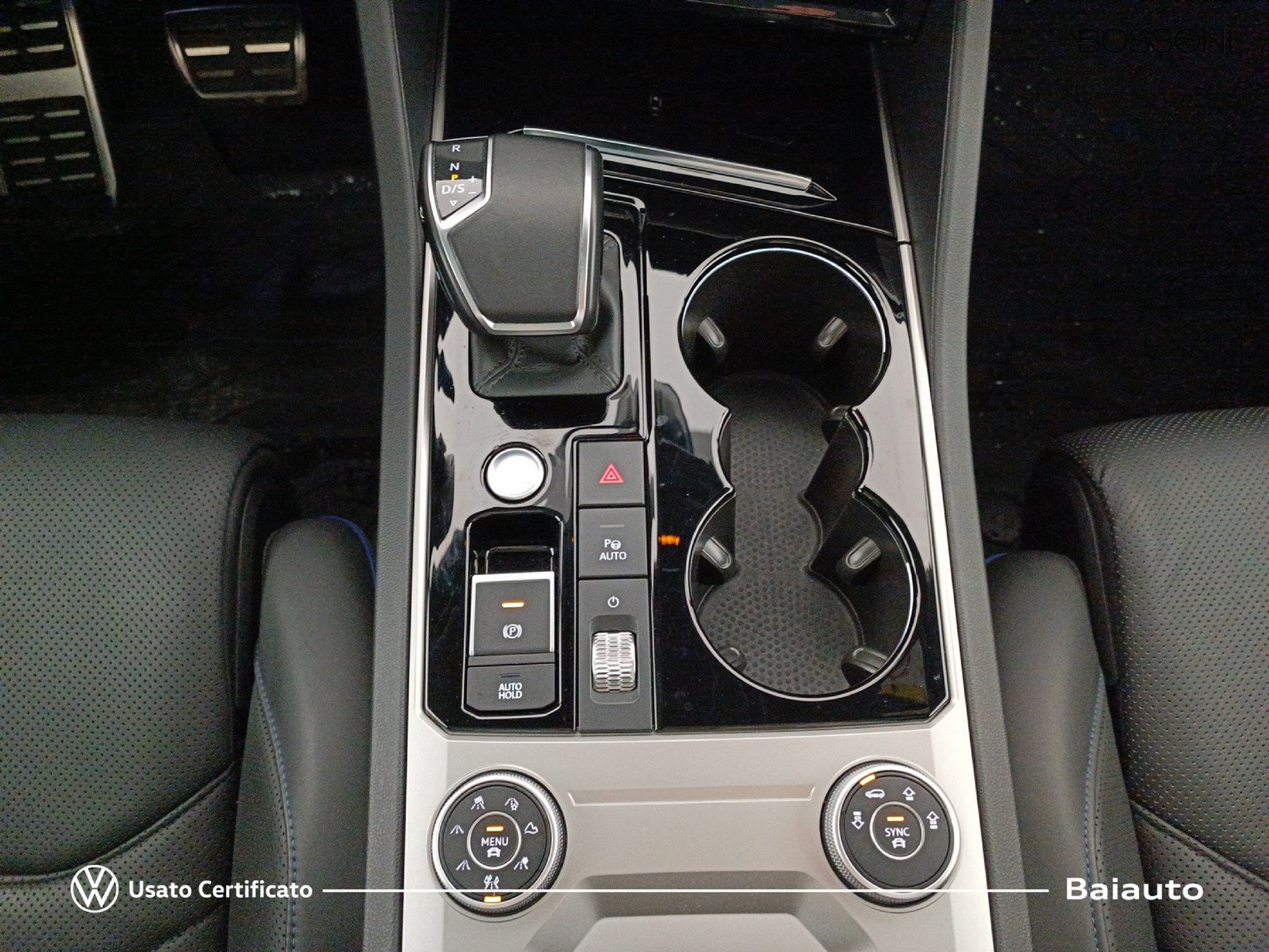 10 - Volkswagen Touareg 3.0 v6 tsi ehybrid r 4motion tiptronic