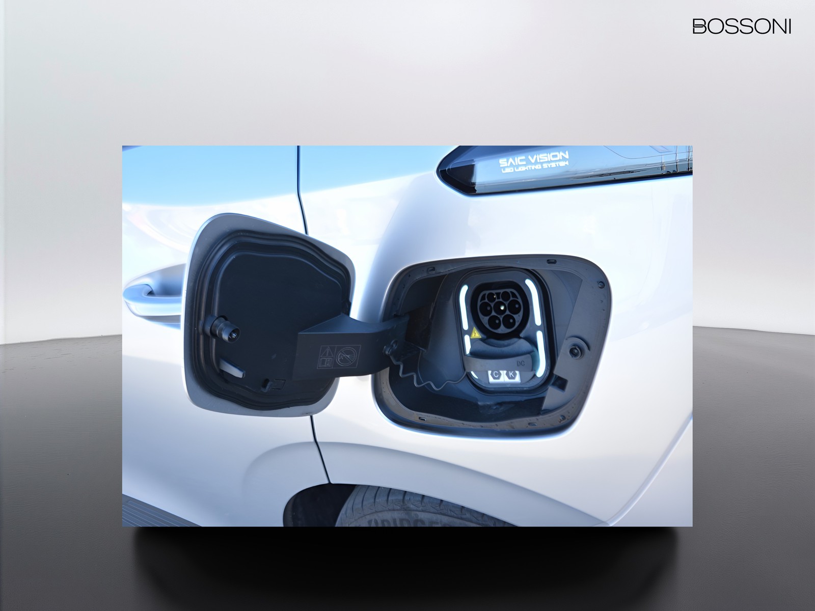 14 - Mg MG4 luxury64