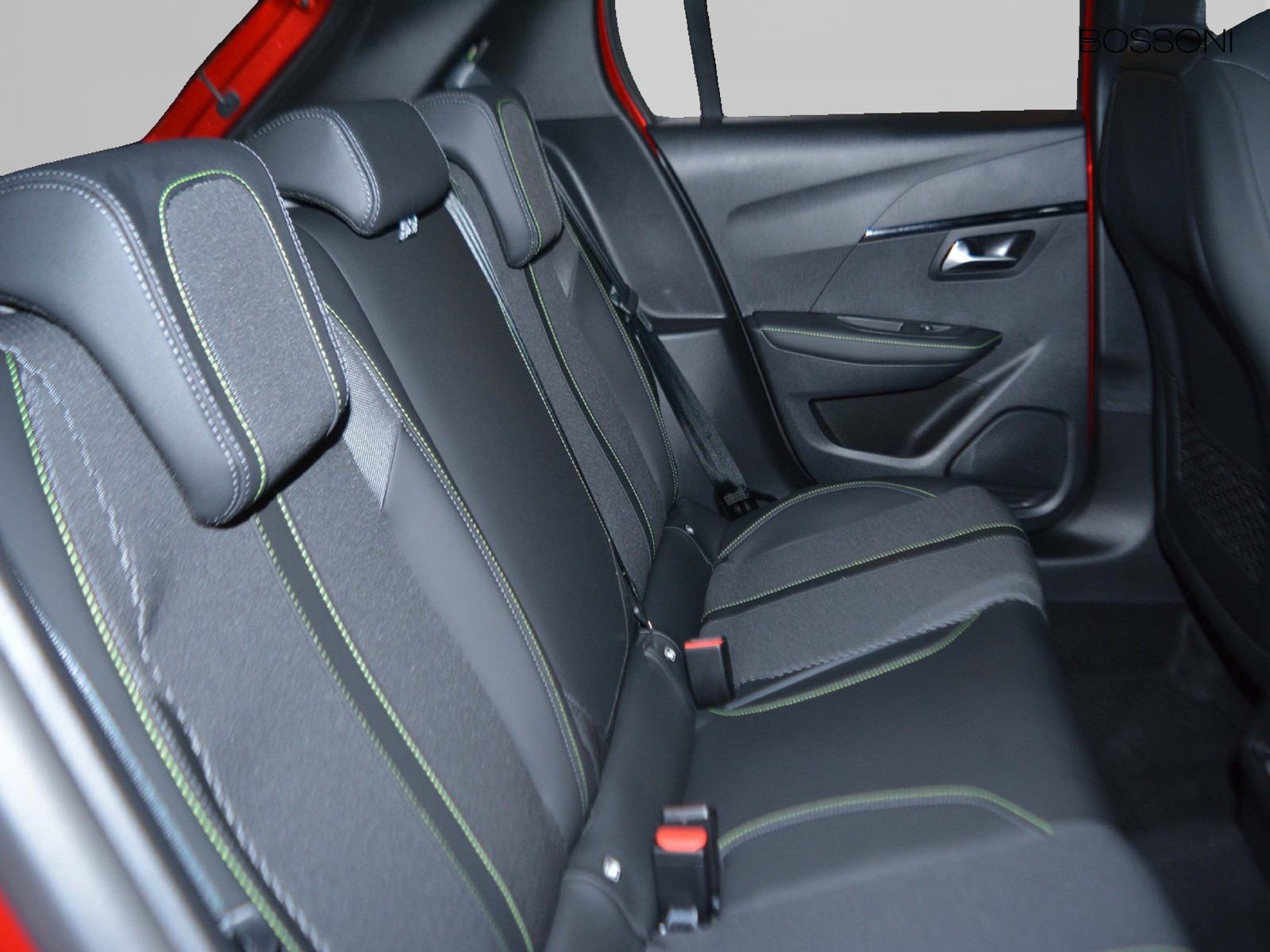 8 - Peugeot 208 1.2 hybrid 48v 110cv gt e-dcs6